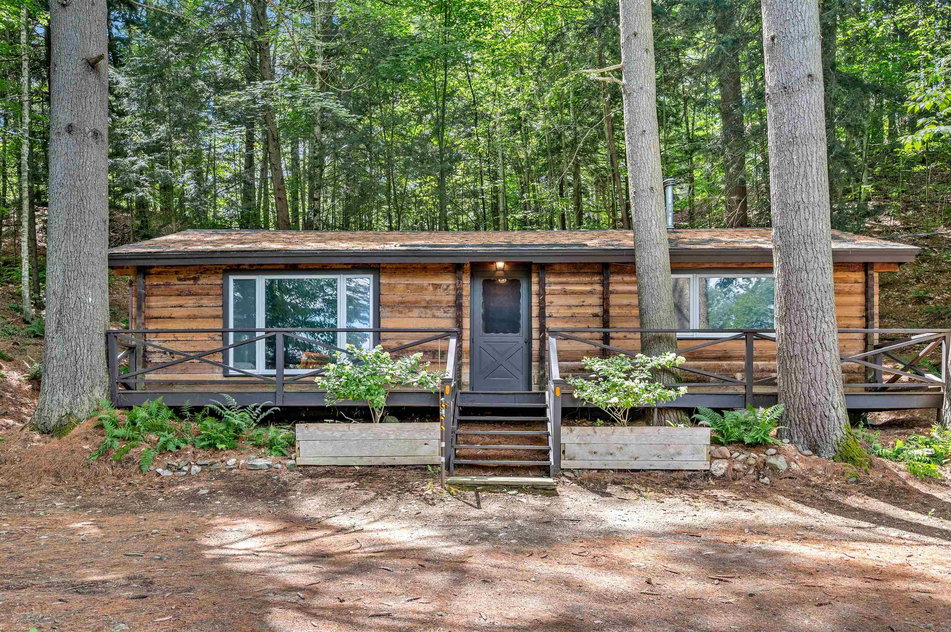 17 Middle Pines Road Property Photo 1