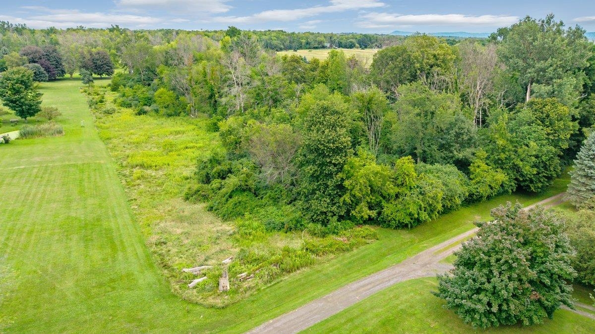 7 Colonel Allen Drive Property Photo 3