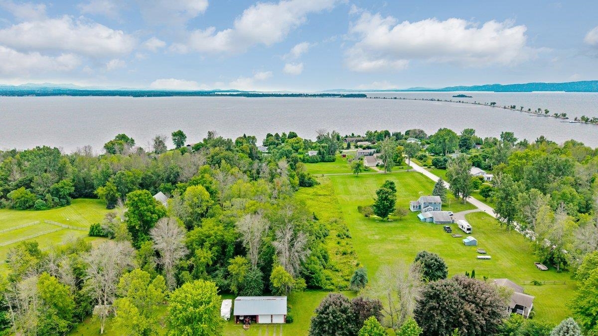 7 Colonel Allen Drive Property Photo 4