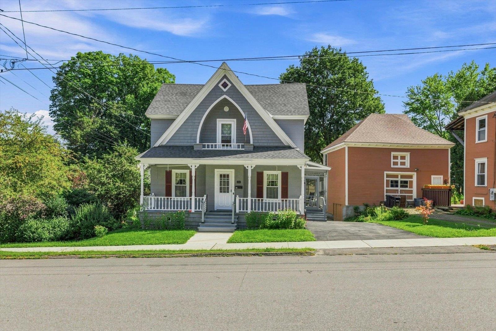 28 Pine Street Property Photo 2