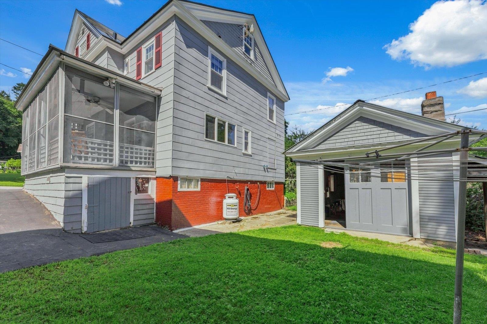28 Pine Street Property Photo 5