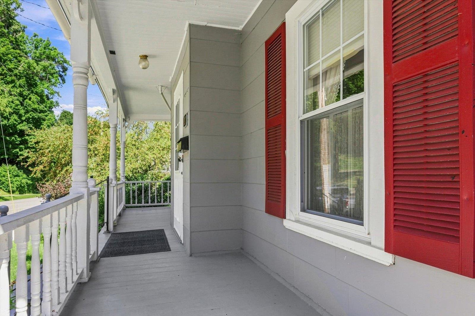 28 Pine Street Property Photo 7