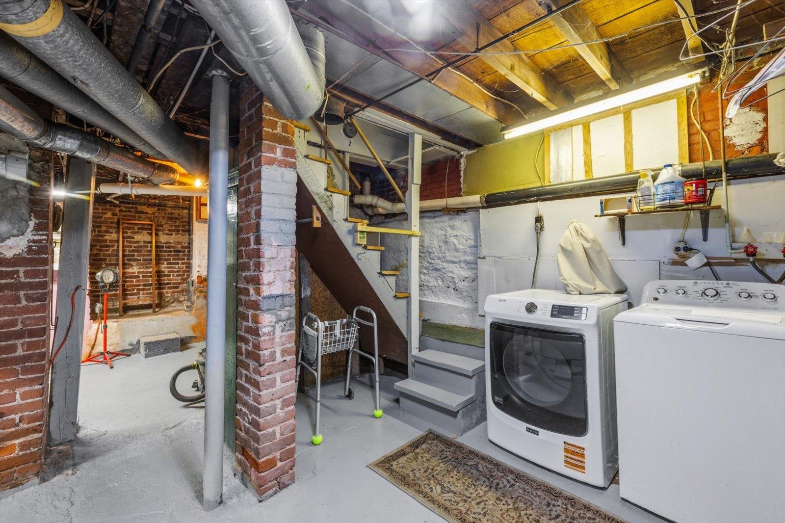 28 Pine Street Property Photo 43