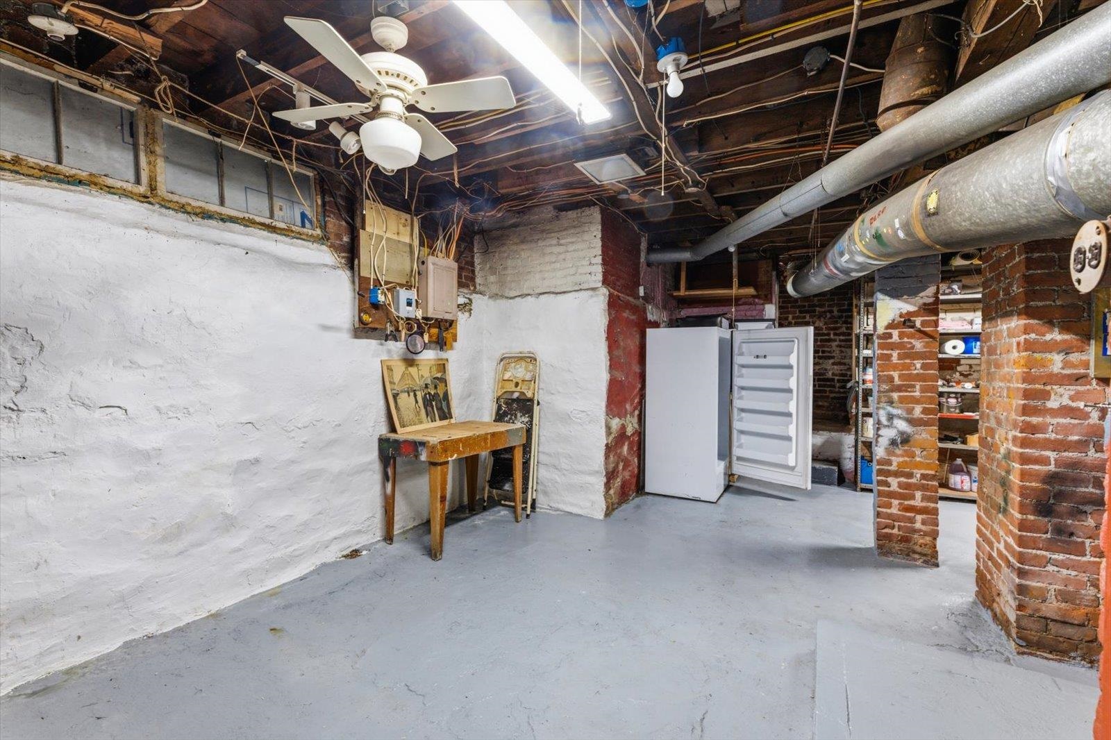 28 Pine Street Property Photo 44
