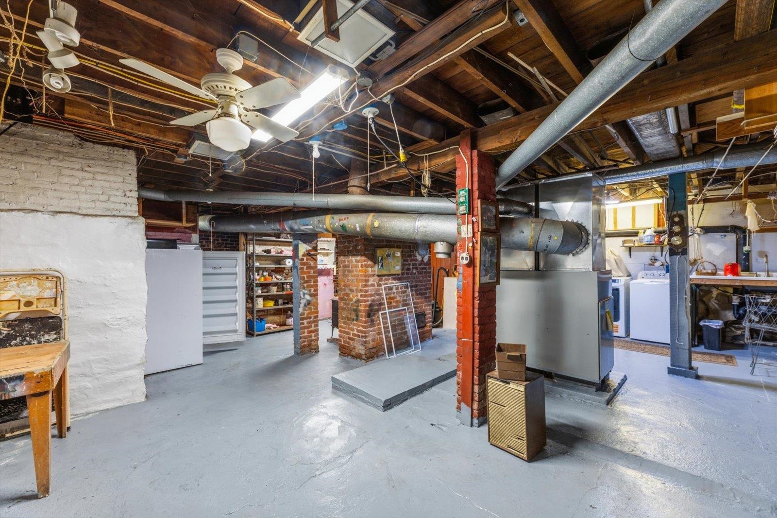 28 Pine Street Property Photo 47