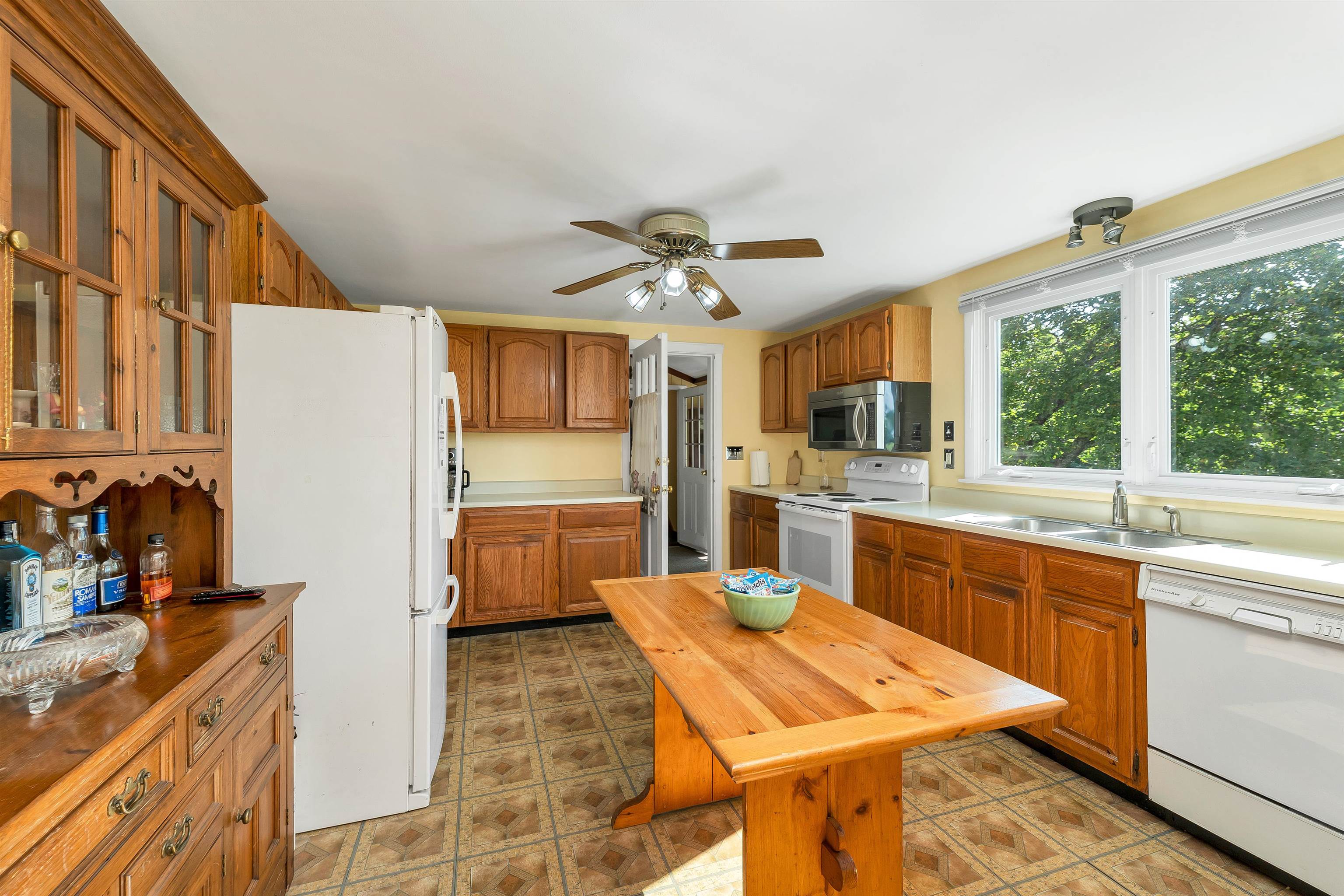 176 White Oaks Road Property Photo 7