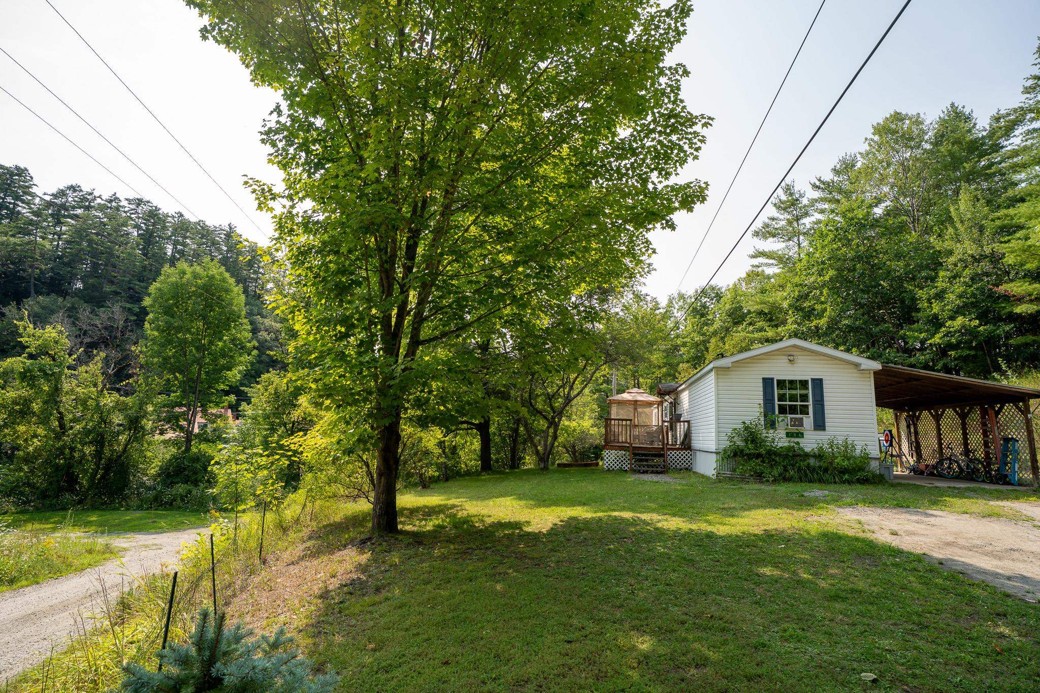 186 Oak Street Property Photo 3