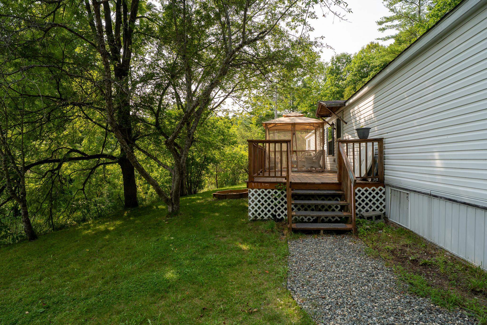 186 Oak Street Property Photo 5