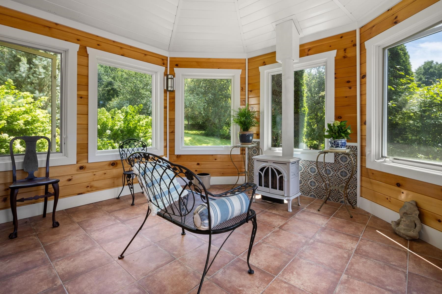188 Camp Road Property Photo 15