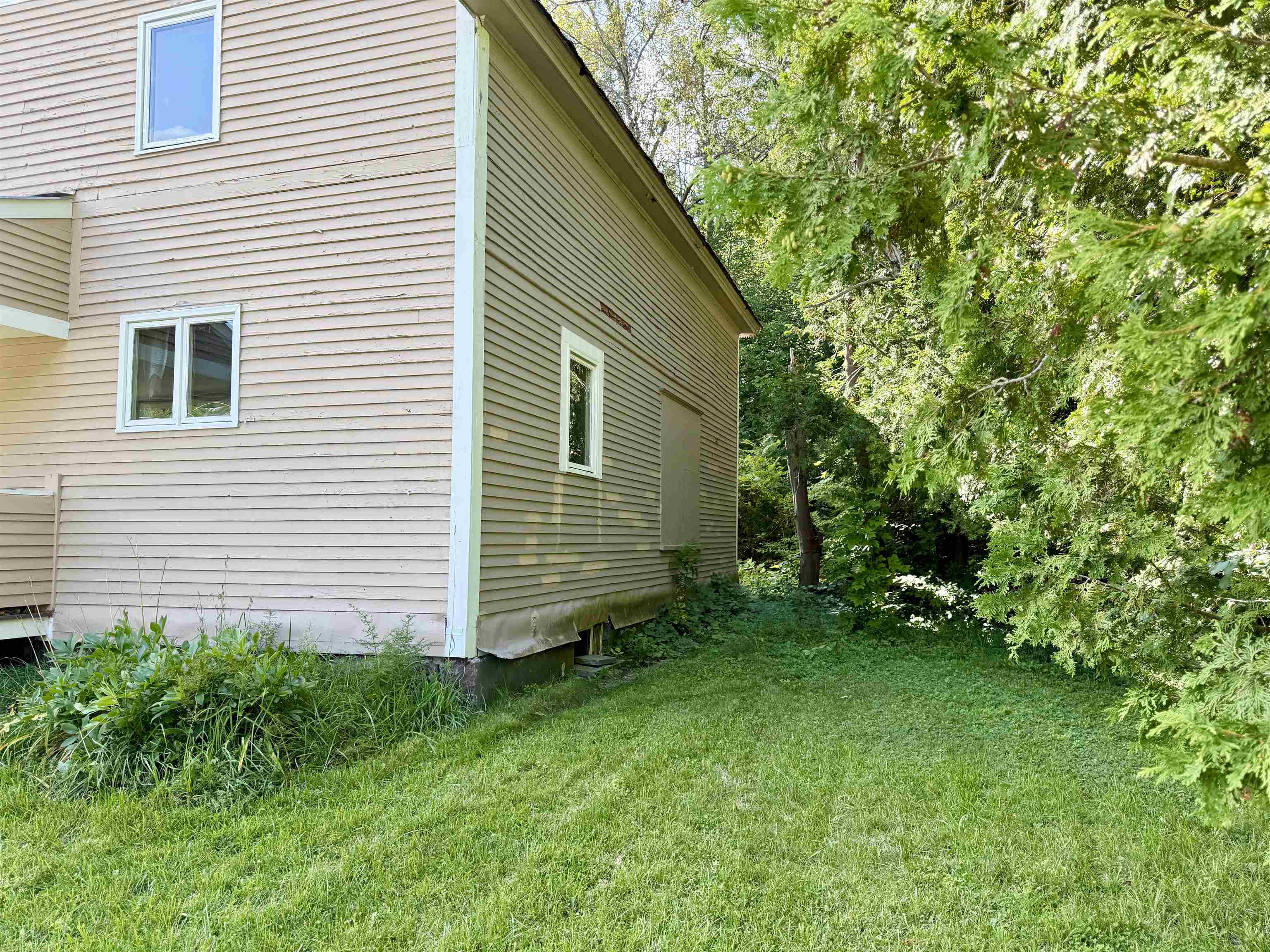 9 Cedar Street Property Photo 19