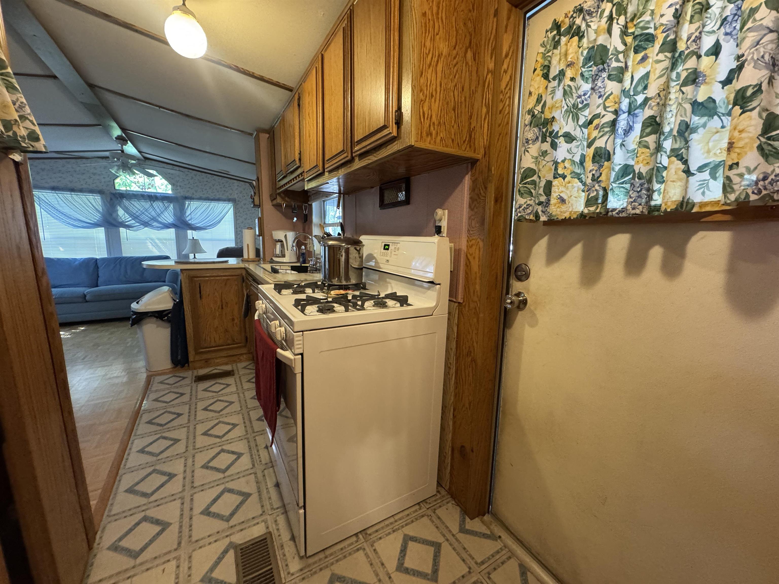 296 Baxter Lake Drive Property Photo 14