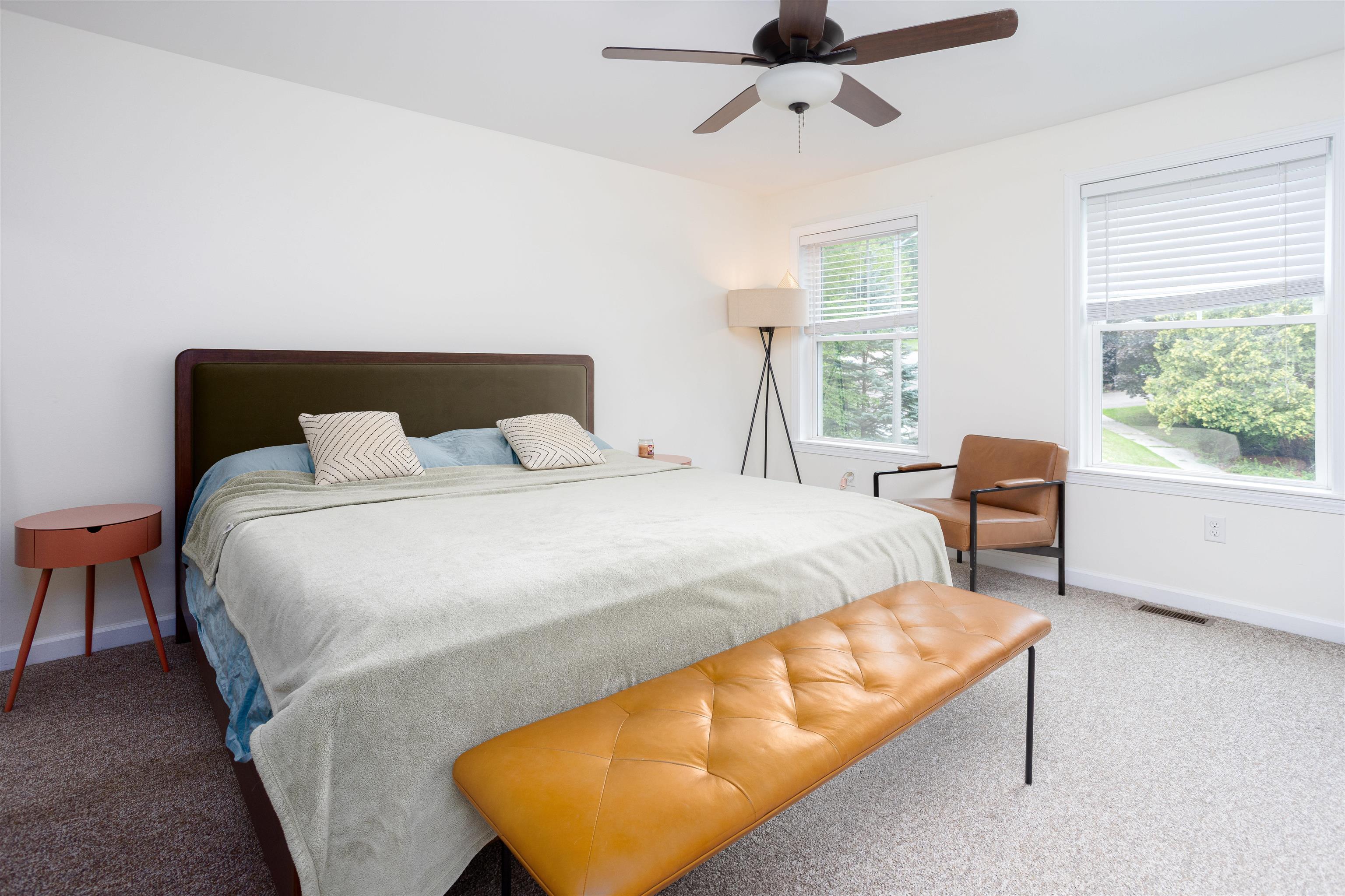50 Temple Street Property Photo 16