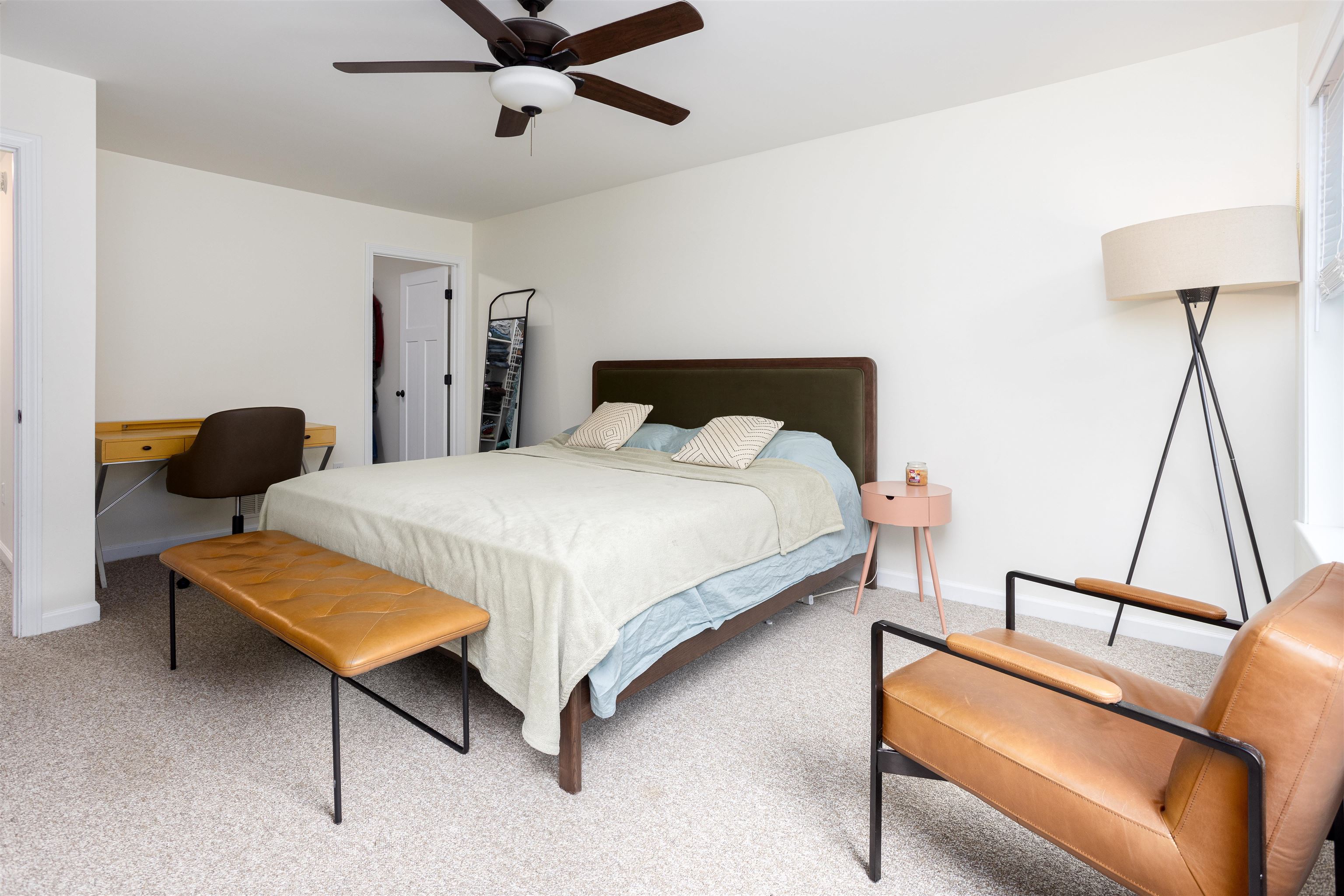 50 Temple Street Property Photo 17
