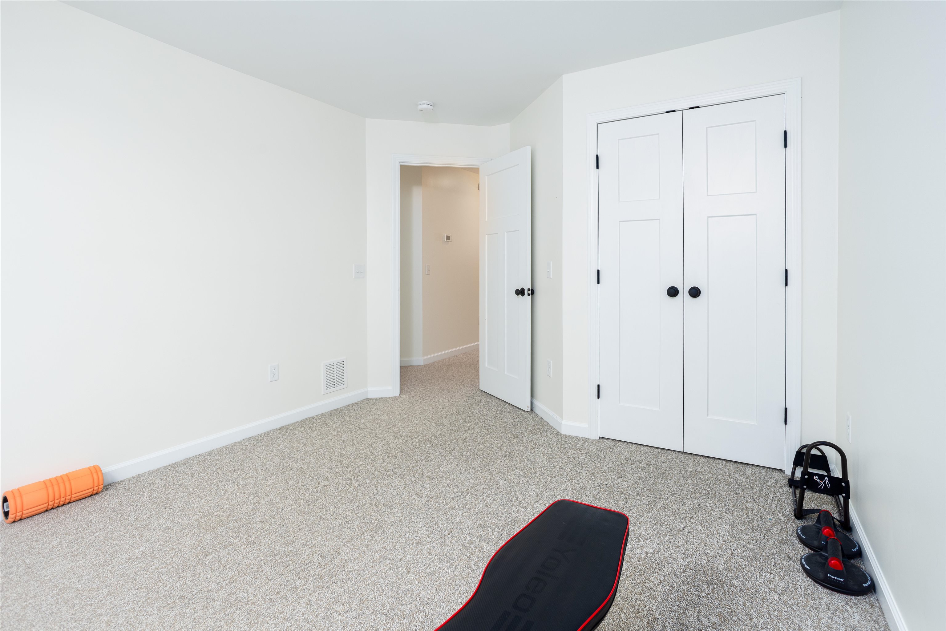 50 Temple Street Property Photo 25