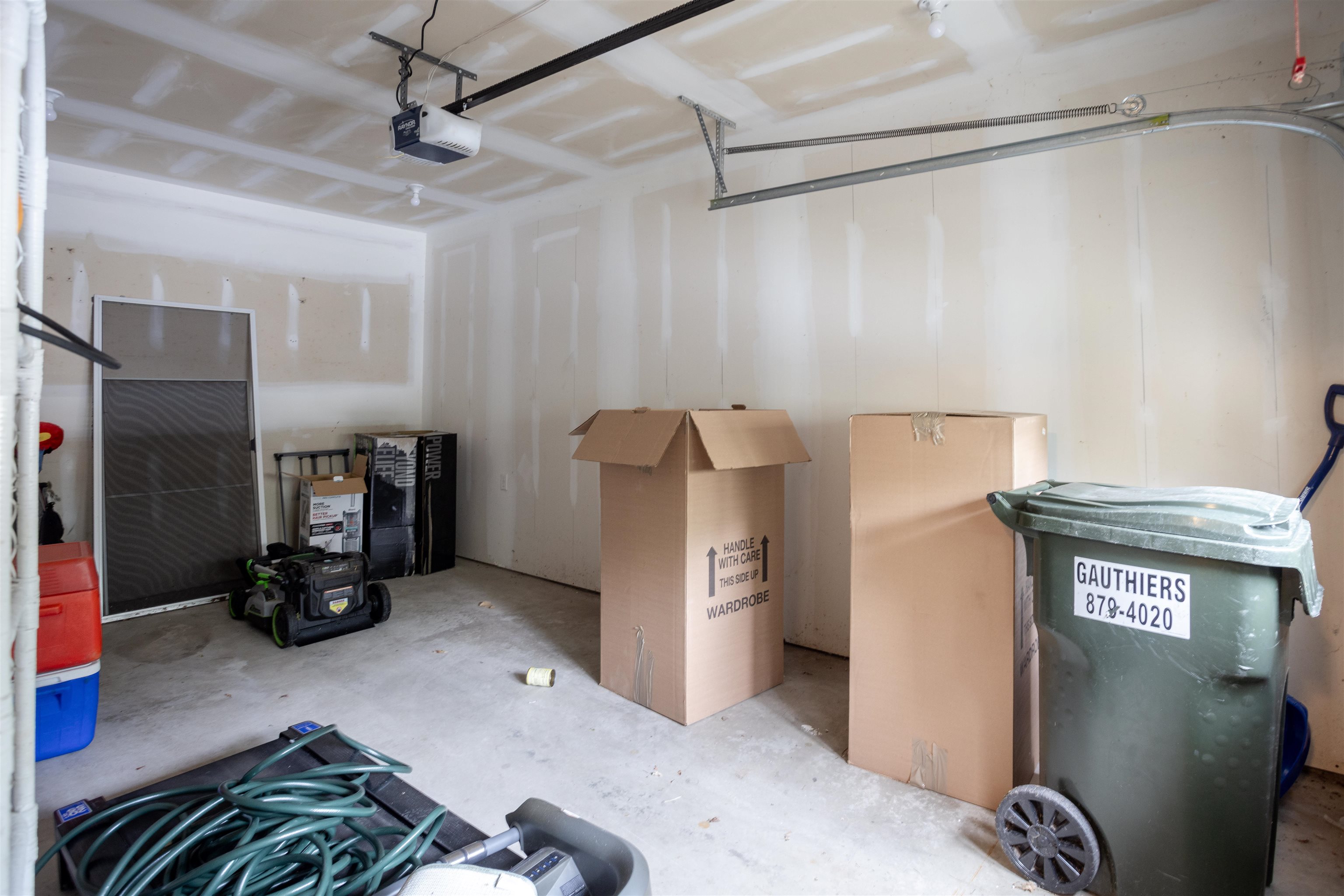 50 Temple Street Property Photo 26