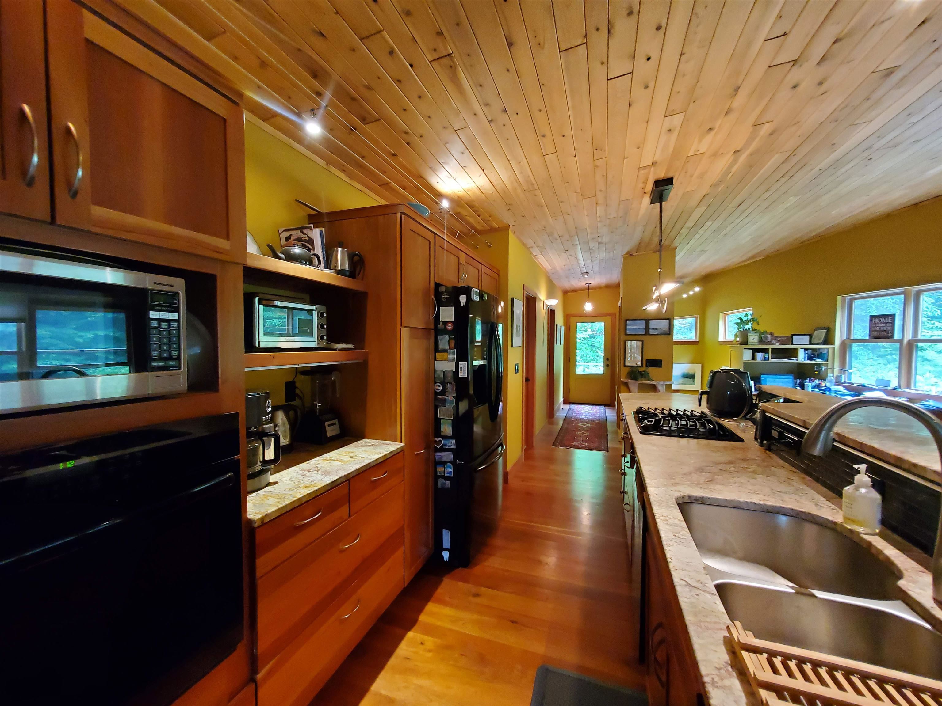 1046 Goose Pond Road Property Photo 14