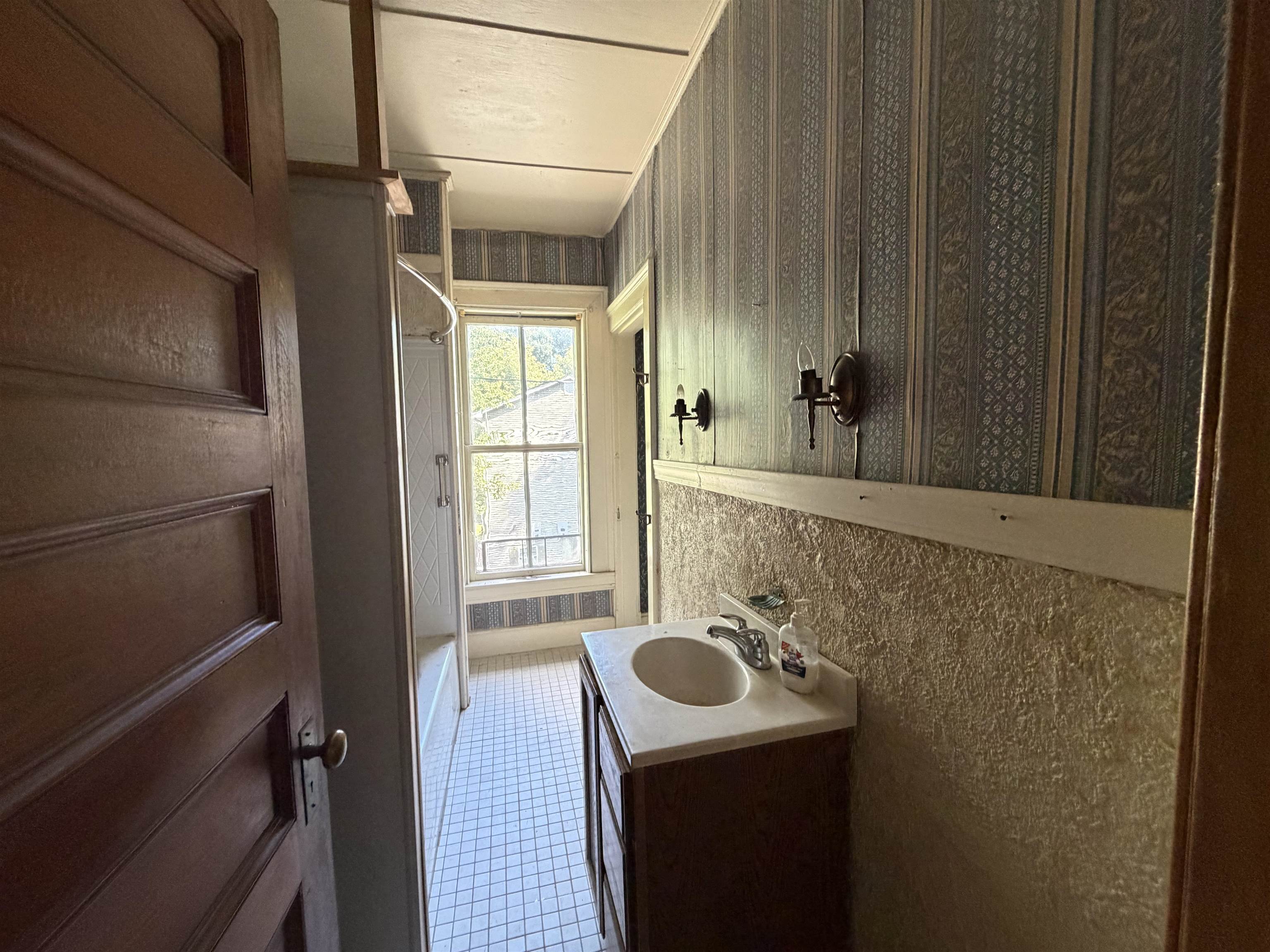 96 High Street Property Photo 31