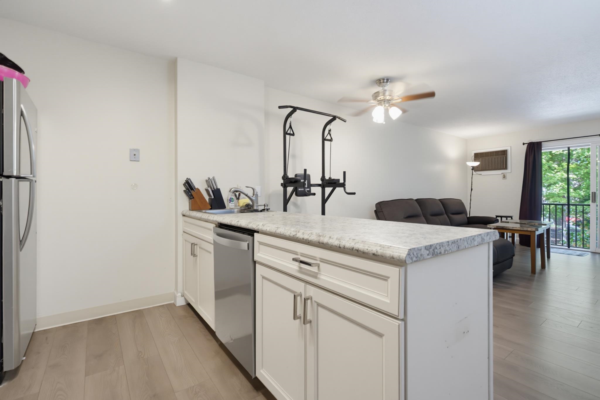 120 Fisherville Road Property Photo 2