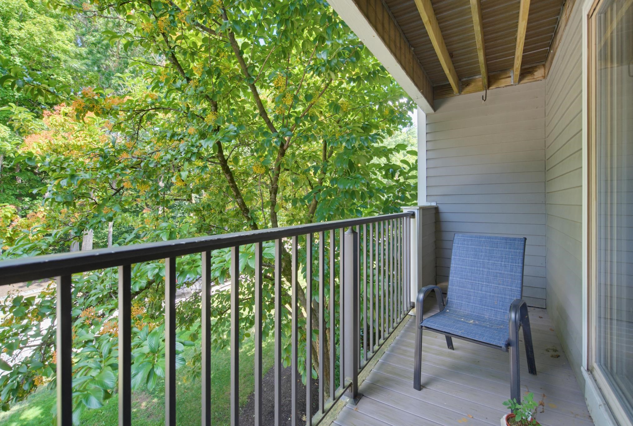 120 Fisherville Road Property Photo 4