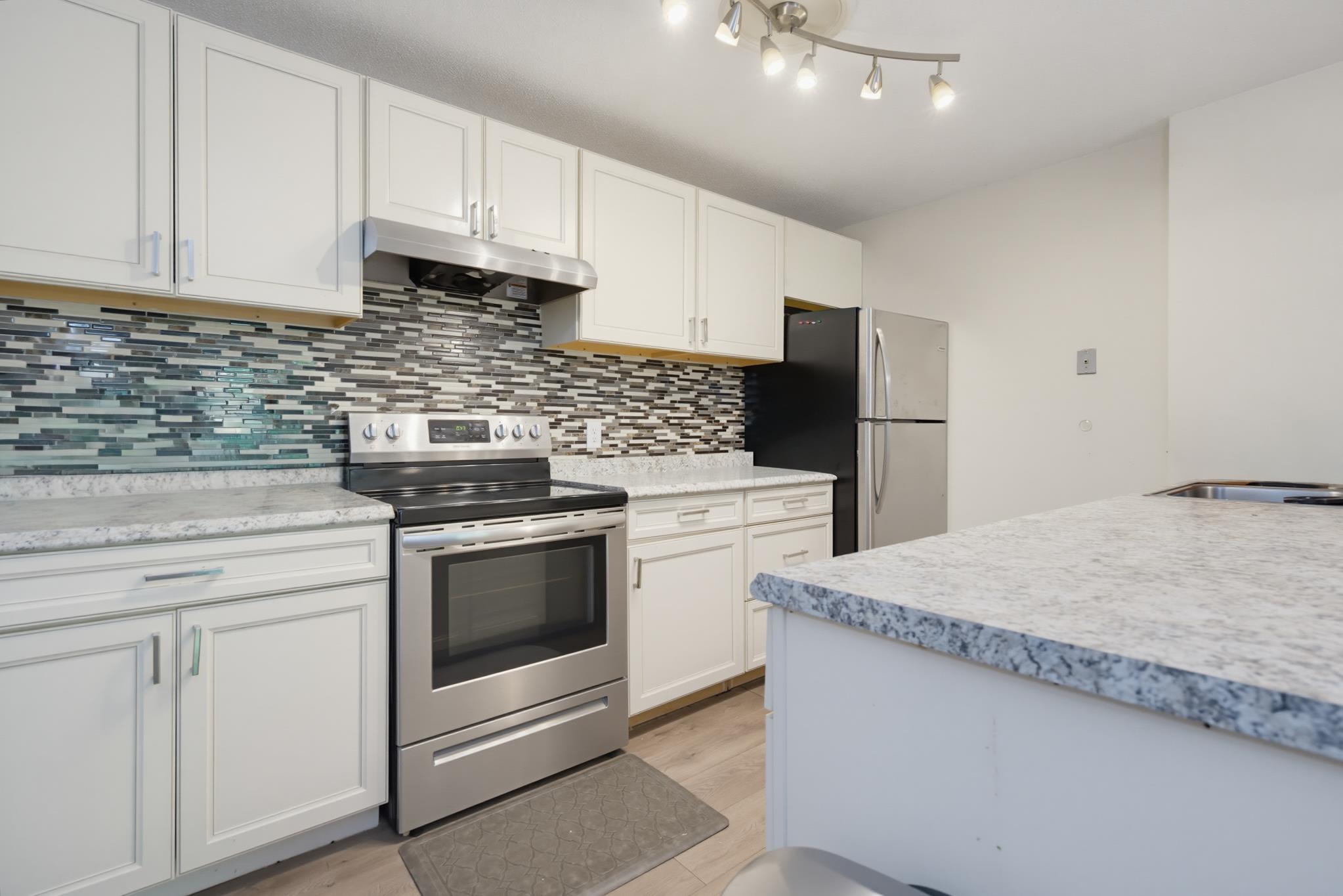 120 Fisherville Road Property Photo 15