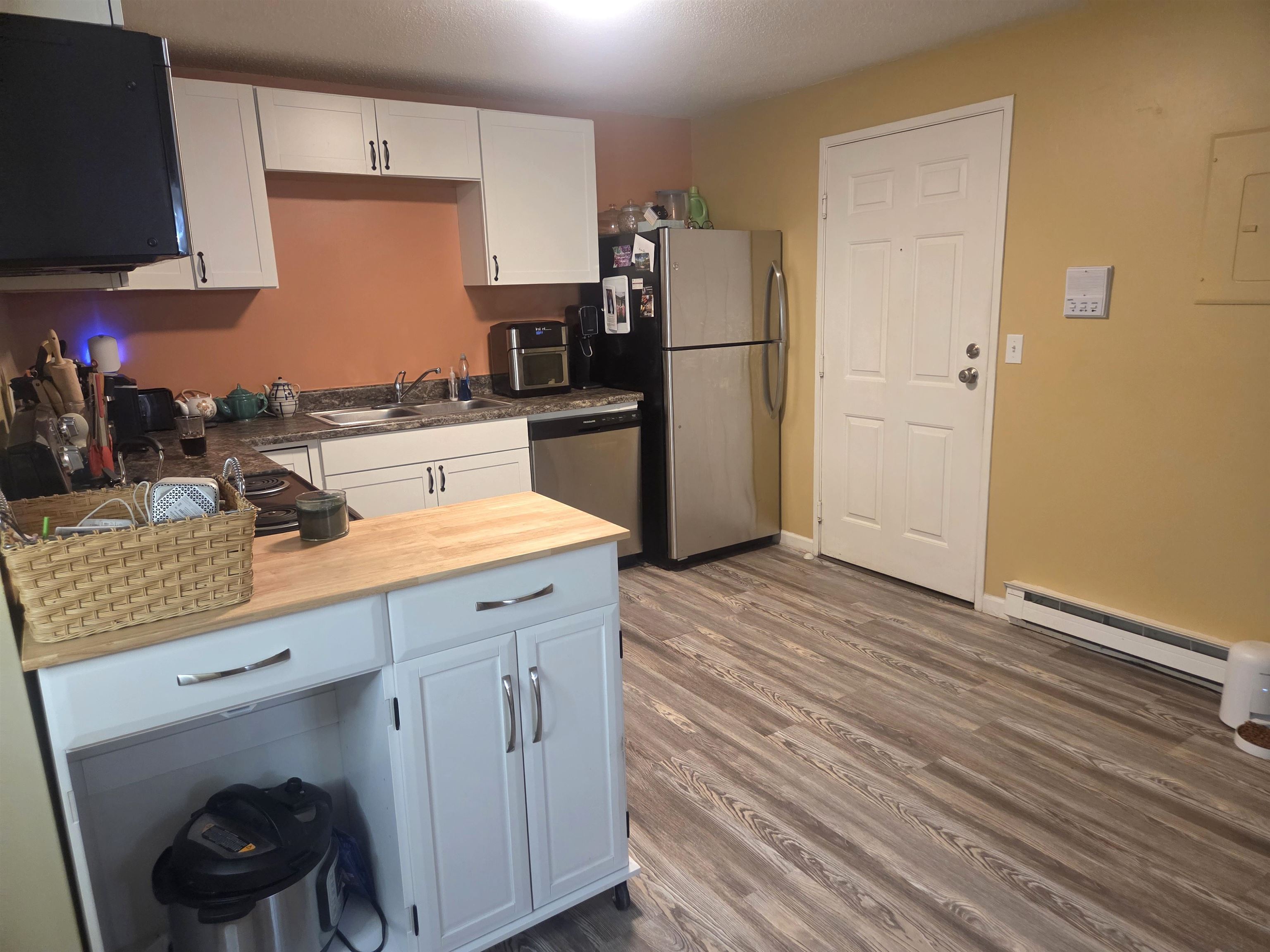 12 E. Side Drive Property Photo 3