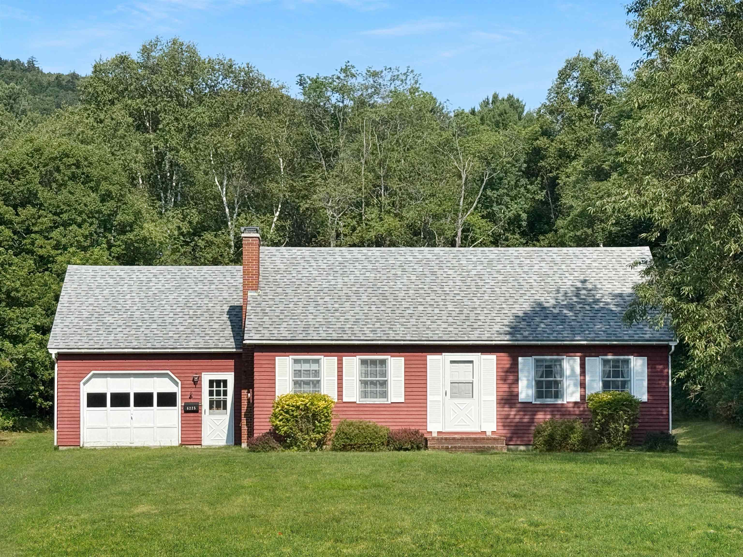 6225 River Rd Vt 102 Property Photo 2