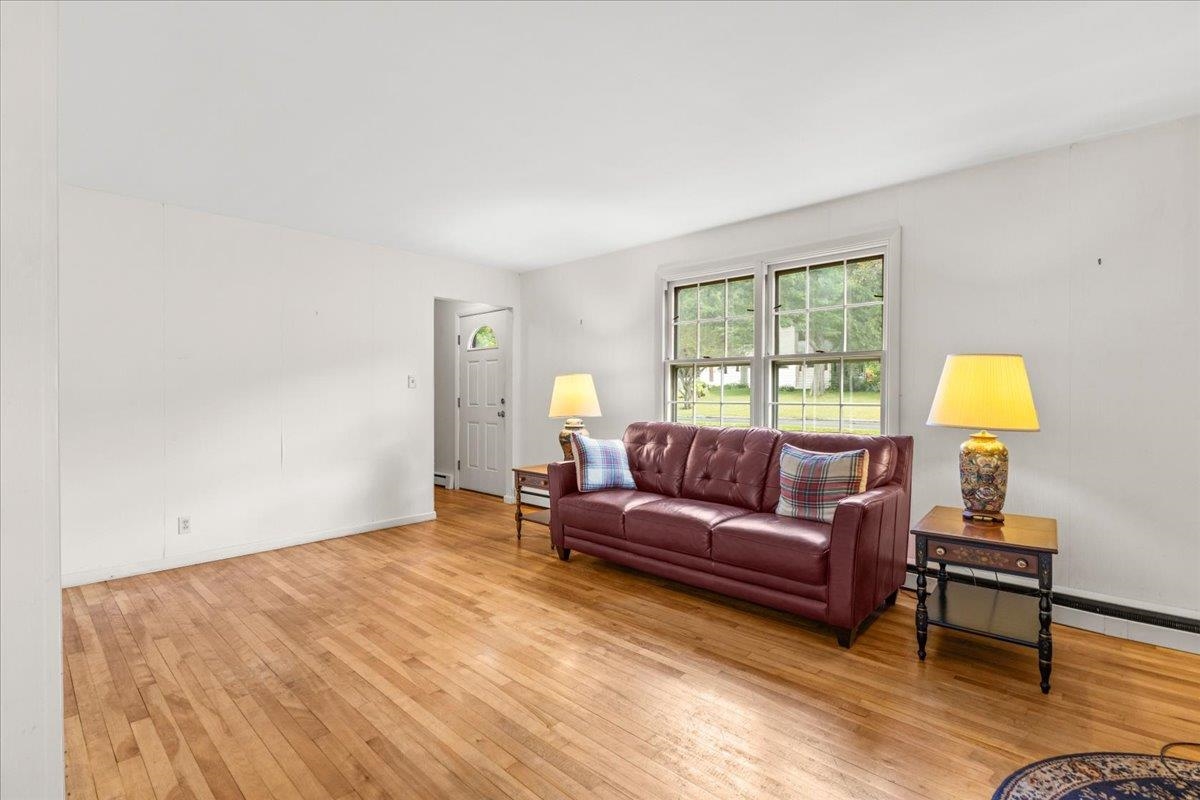 33 Colonial Drive Property Photo 4