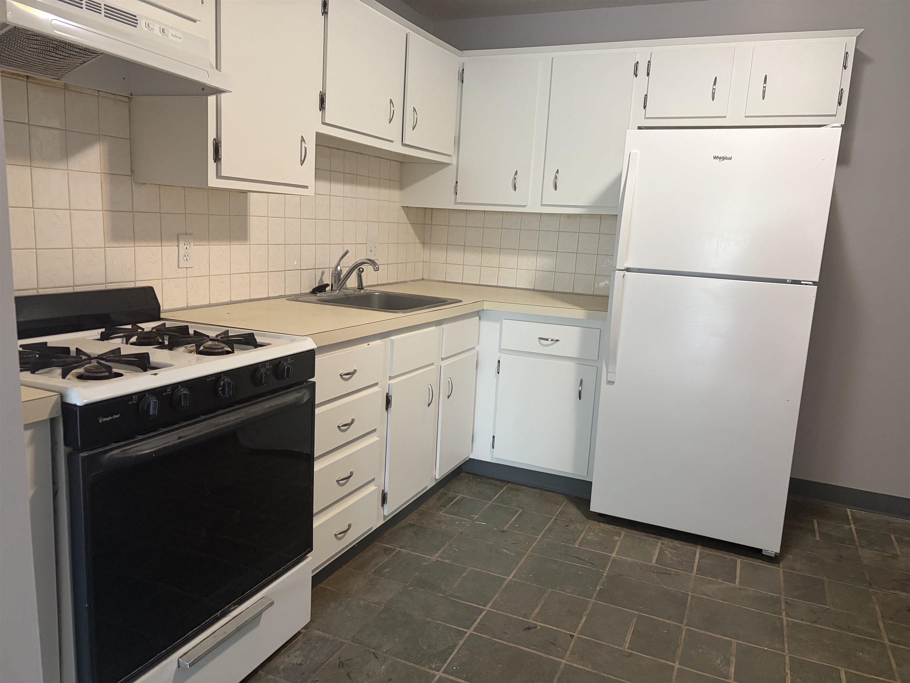 128 Mammoth Road Property Photo 1