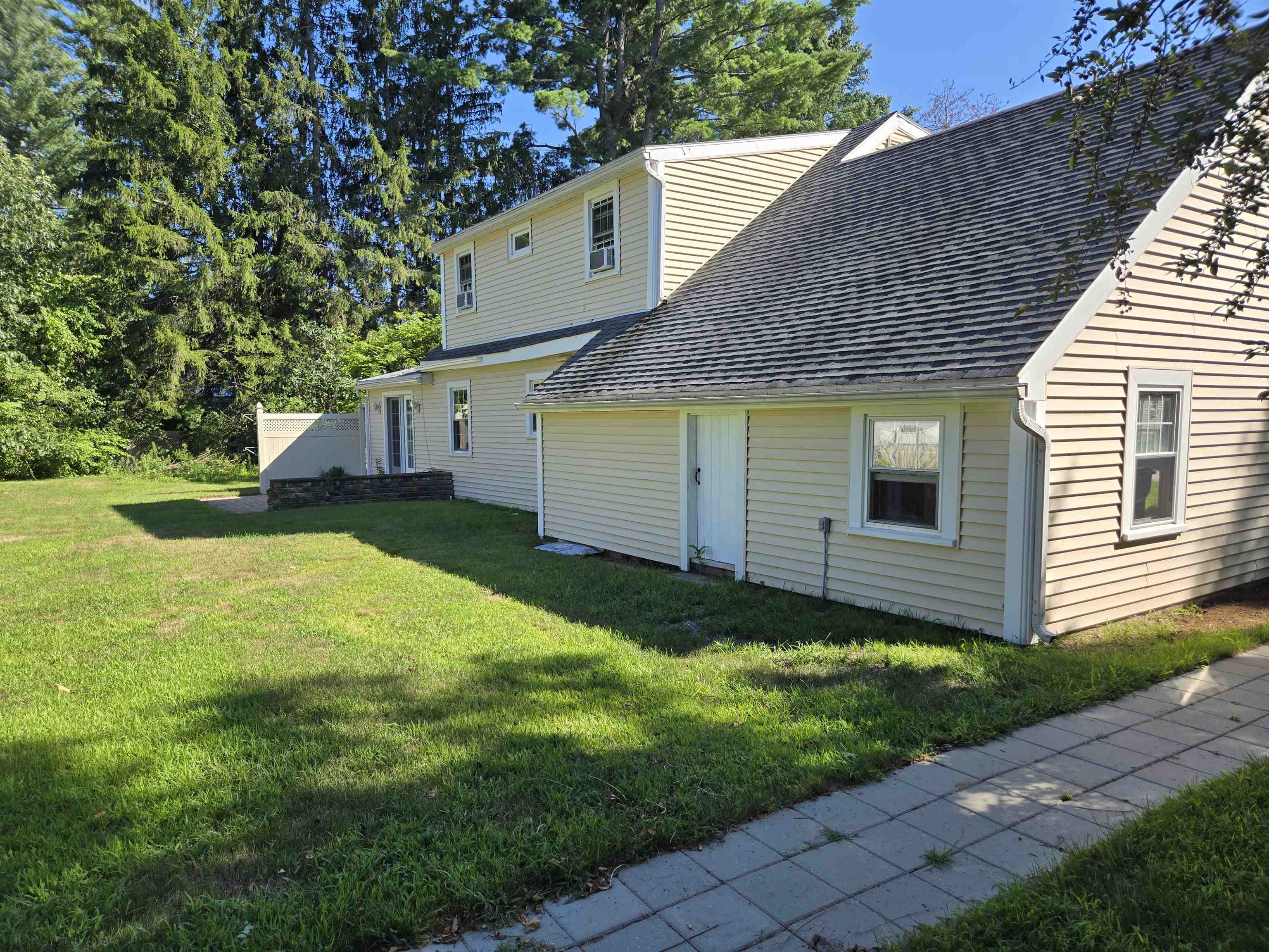 10 Towle Street Property Photo 2