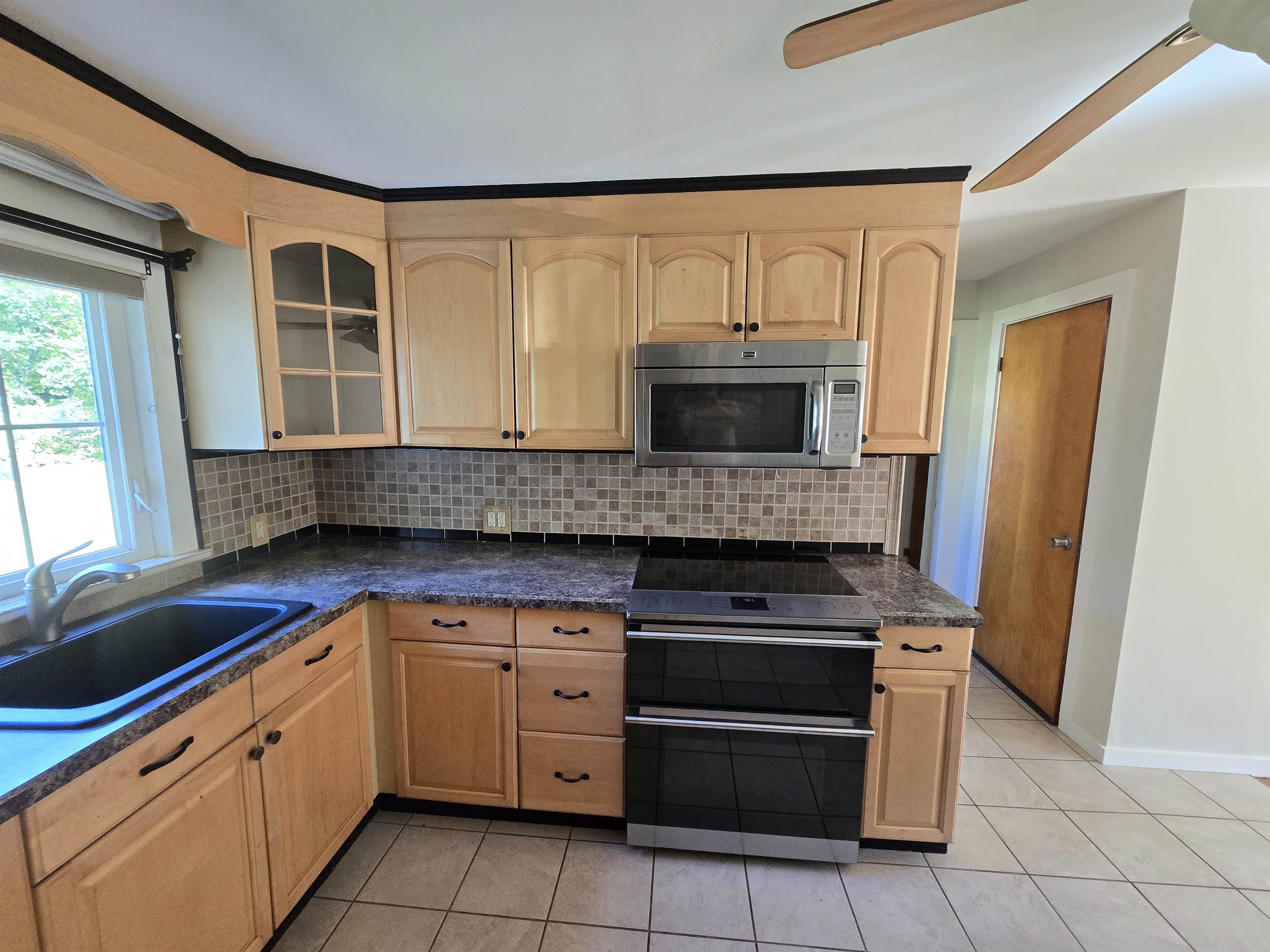 10 Towle Street Property Photo 14