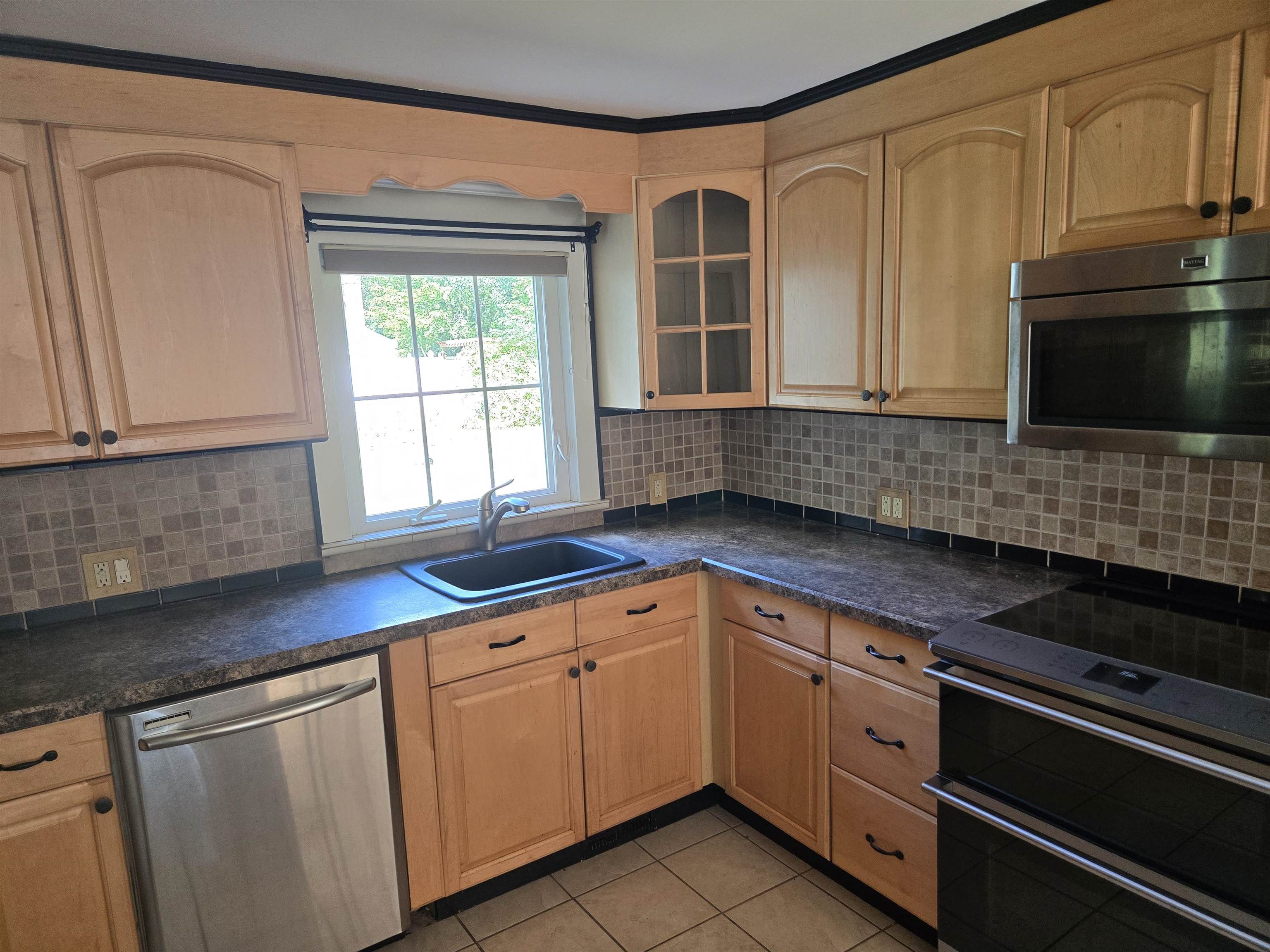 10 Towle Street Property Photo 15