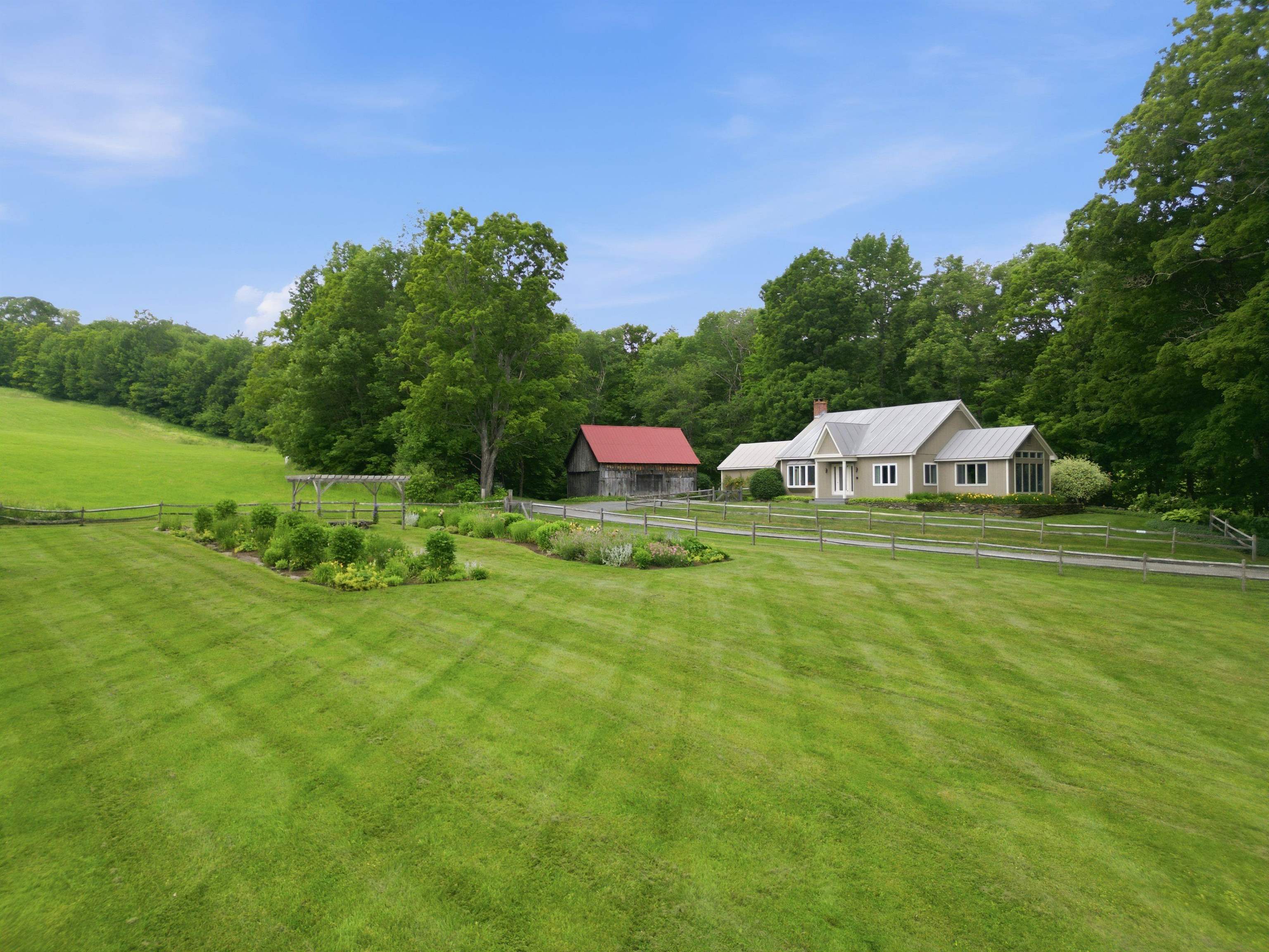 472 Greengate Road Property Photo 4