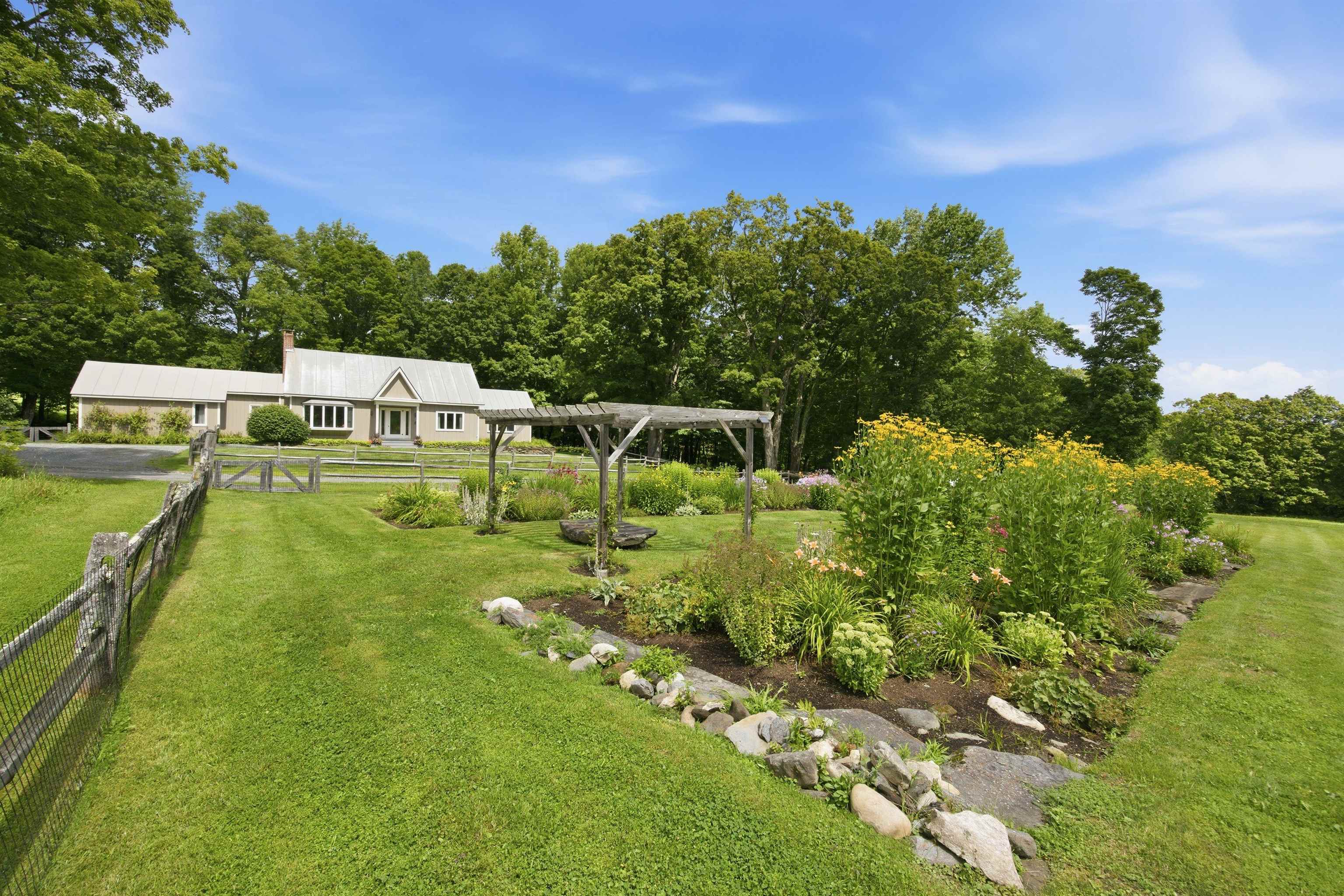 472 Greengate Road Property Photo 6