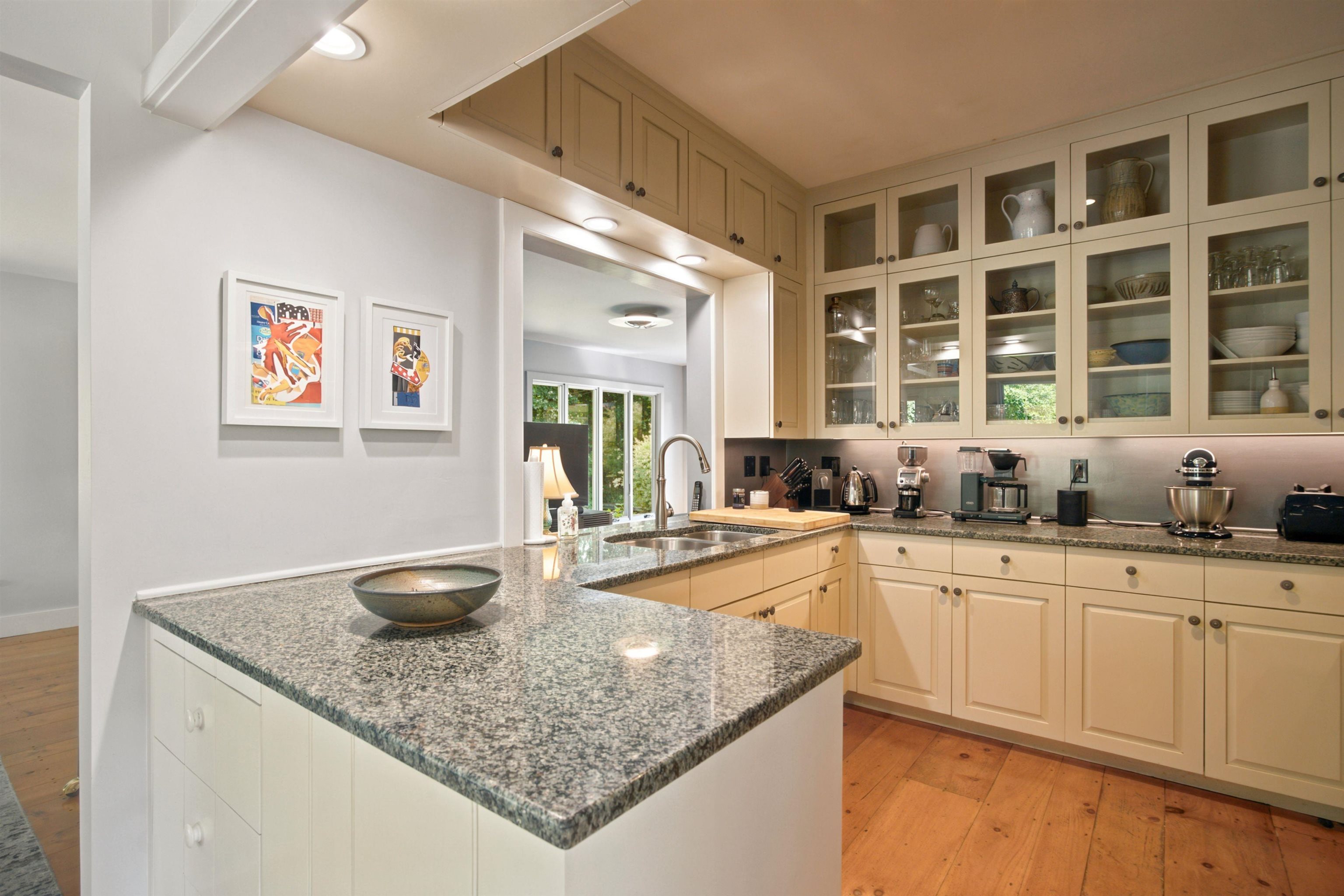 472 Greengate Road Property Photo 12