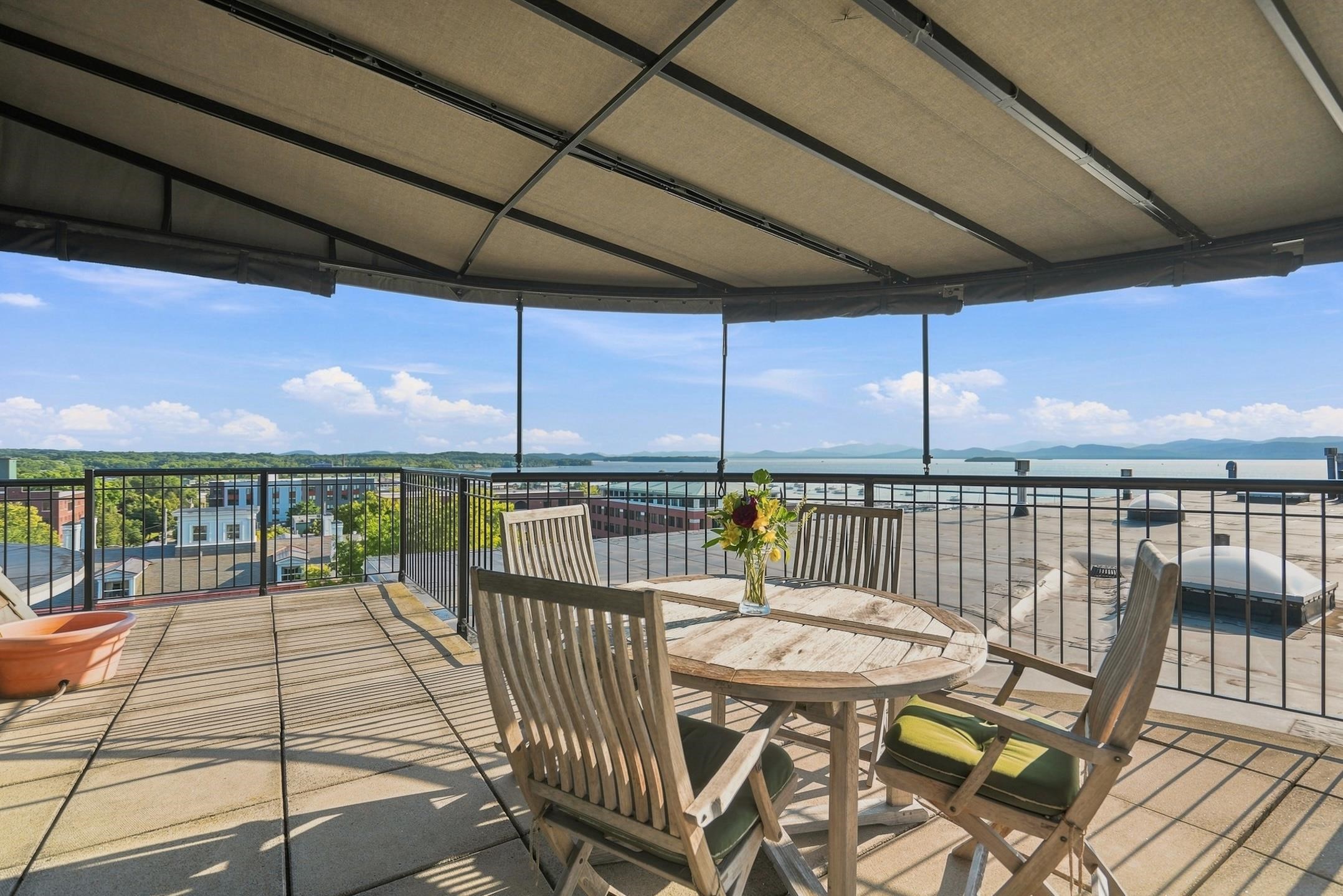 40 College Street Property Photo 15