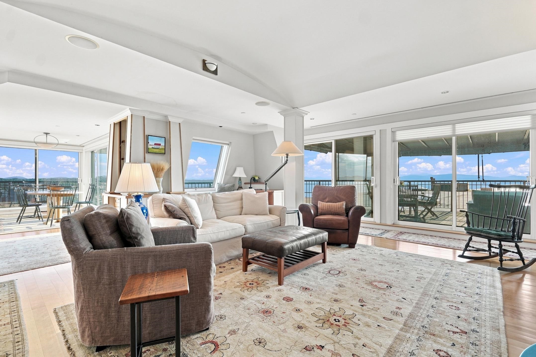 40 College Street Property Photo 22