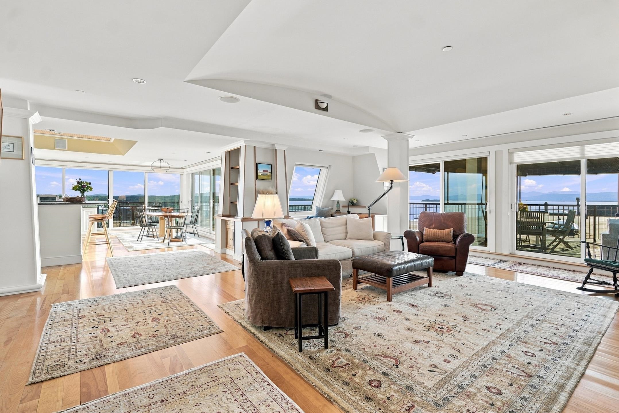40 College Street Property Photo 23
