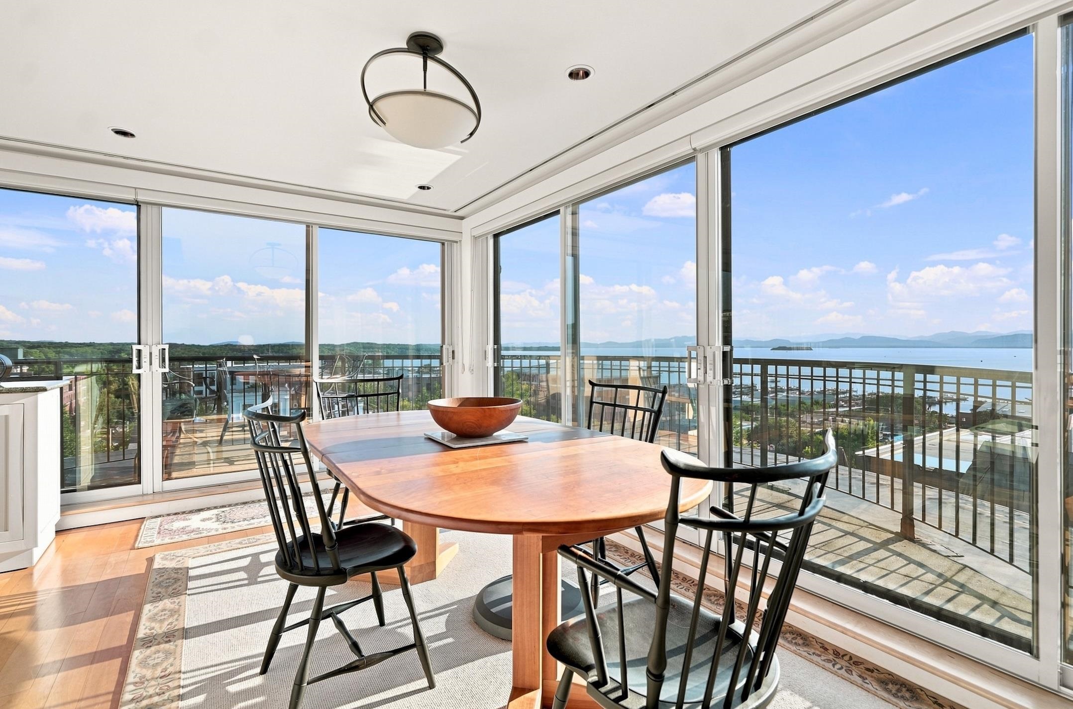 40 College Street Property Photo 24