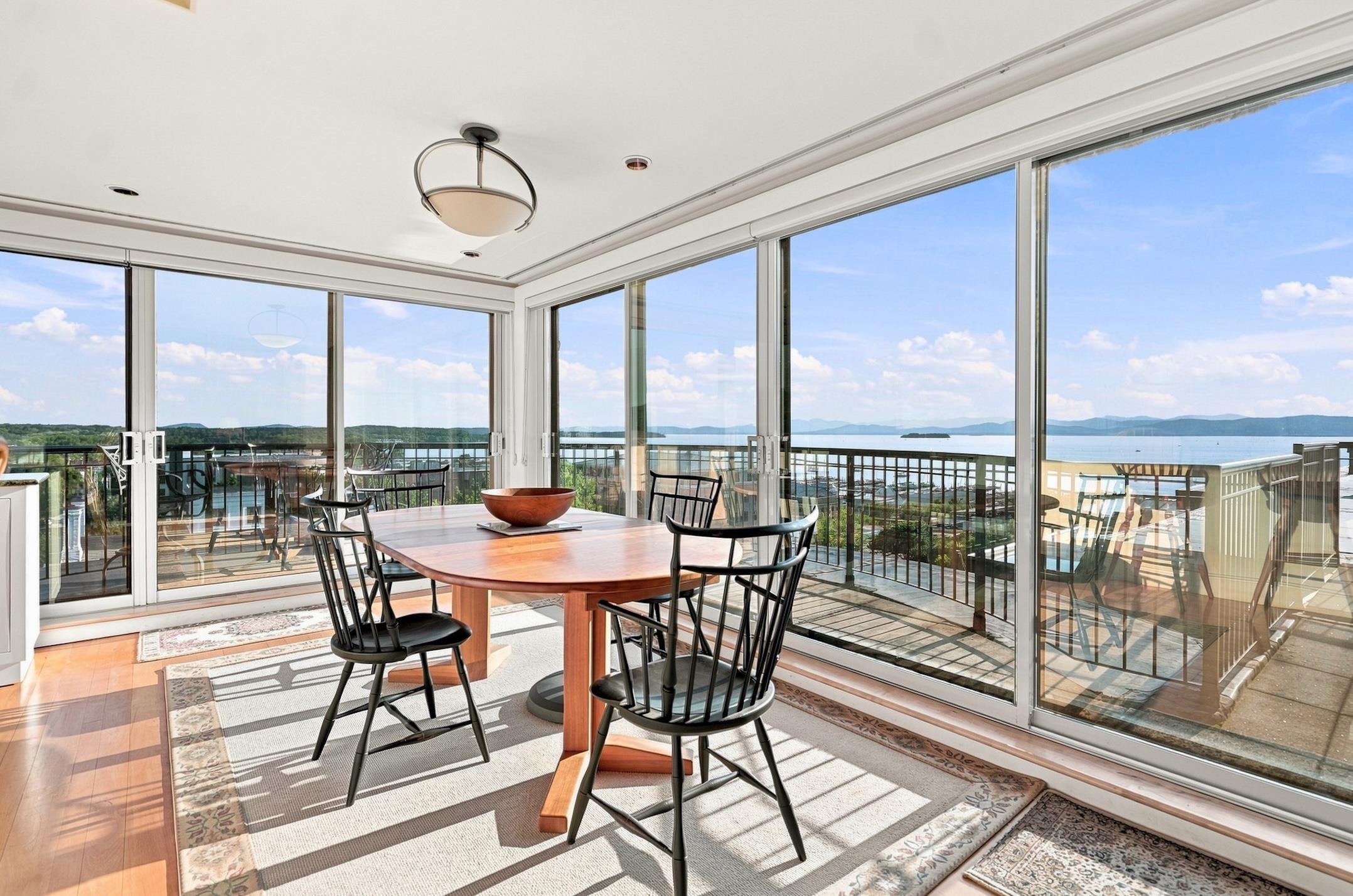 40 College Street Property Photo 25