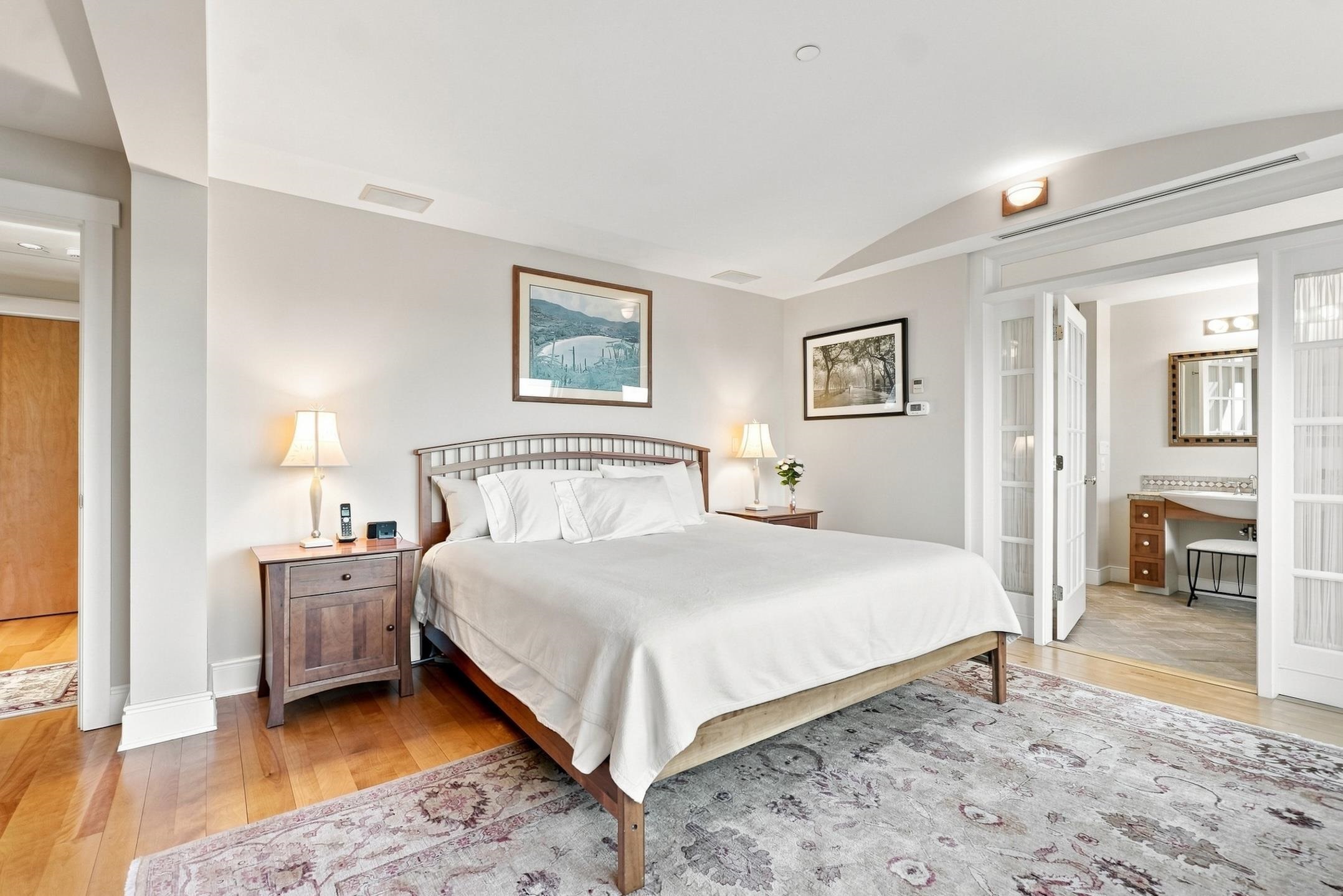 40 College Street Property Photo 40