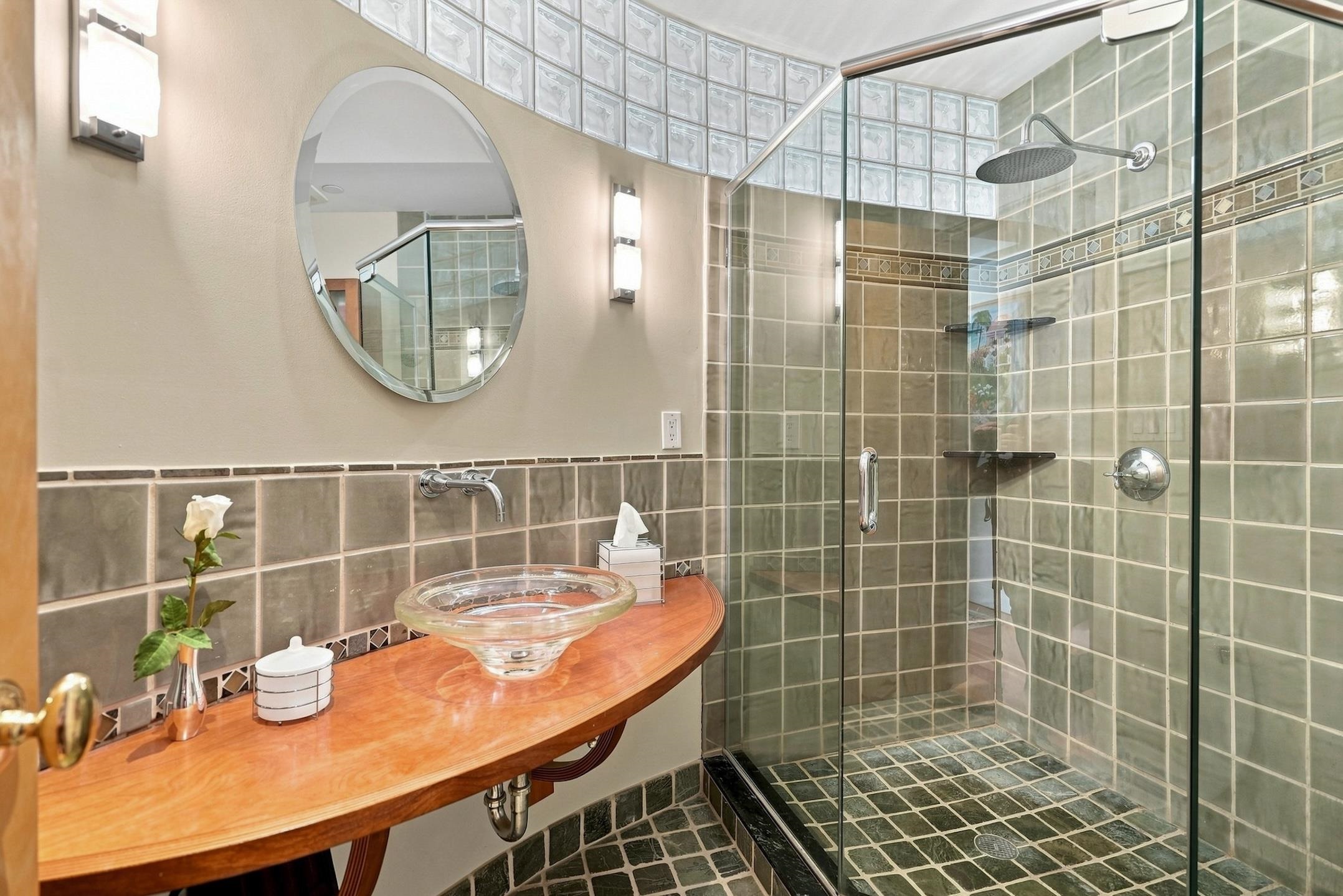 40 College Street Property Photo 48