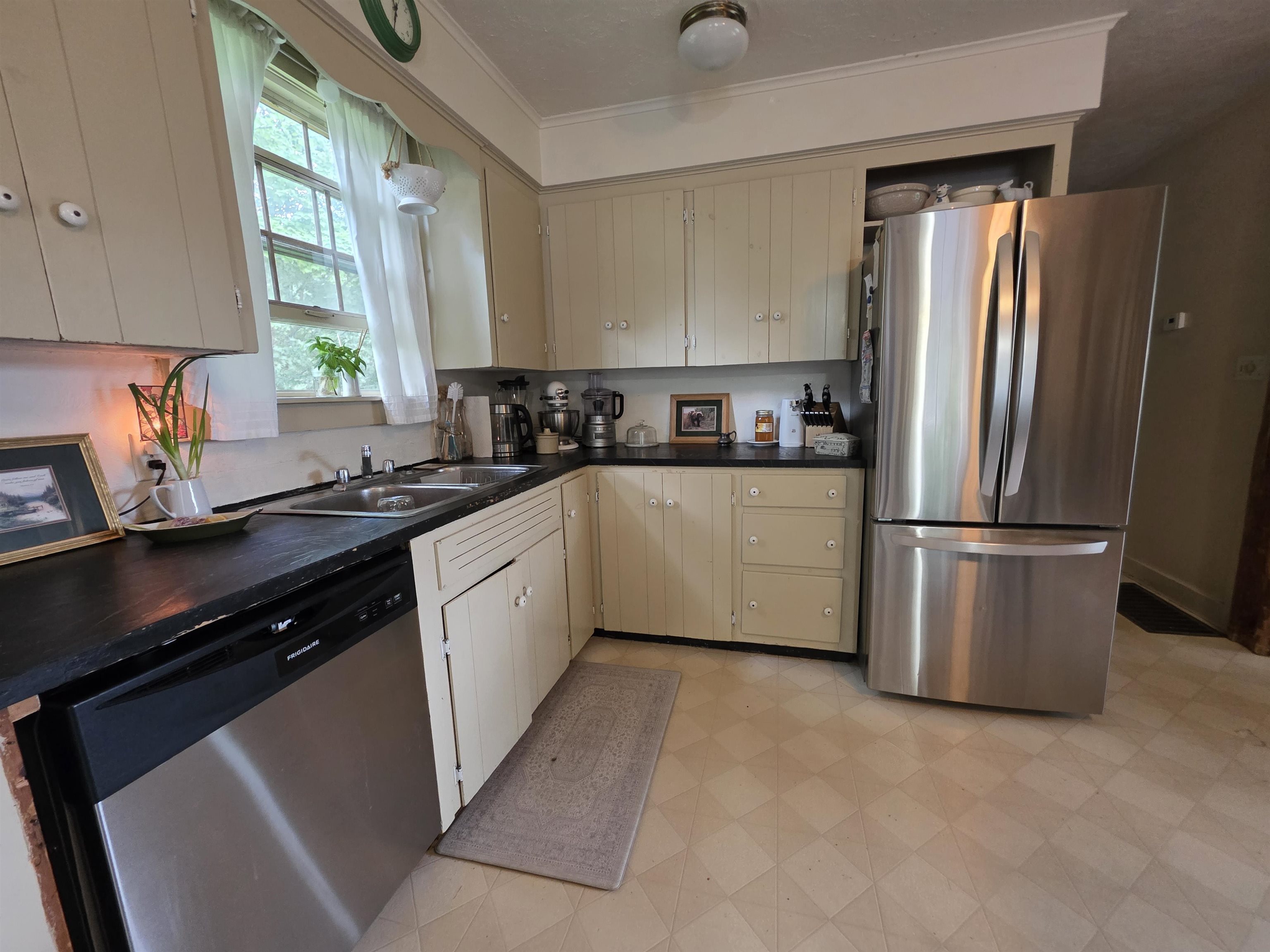 2328 Gore Road Property Photo 18