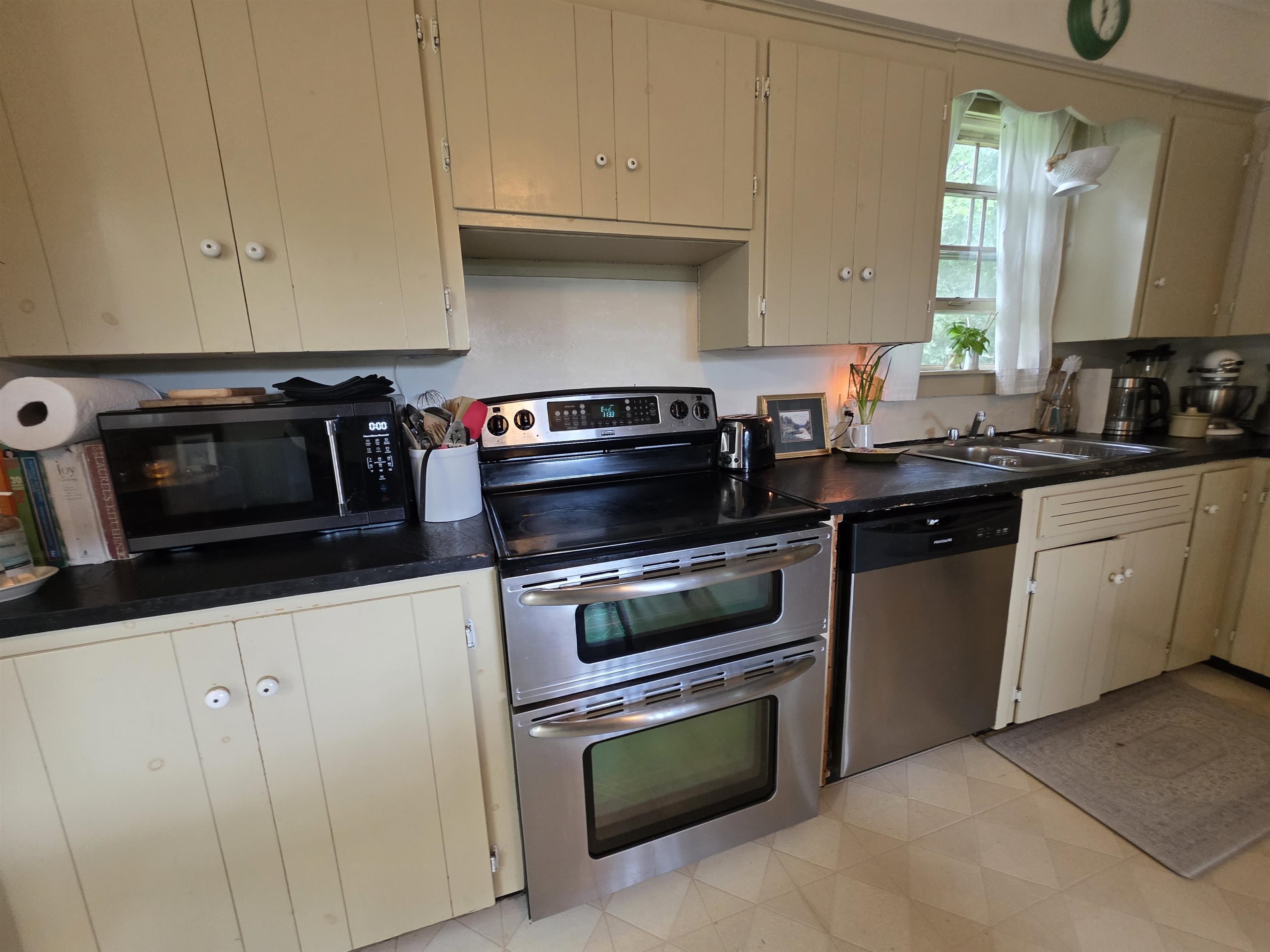 2328 Gore Road Property Photo 19