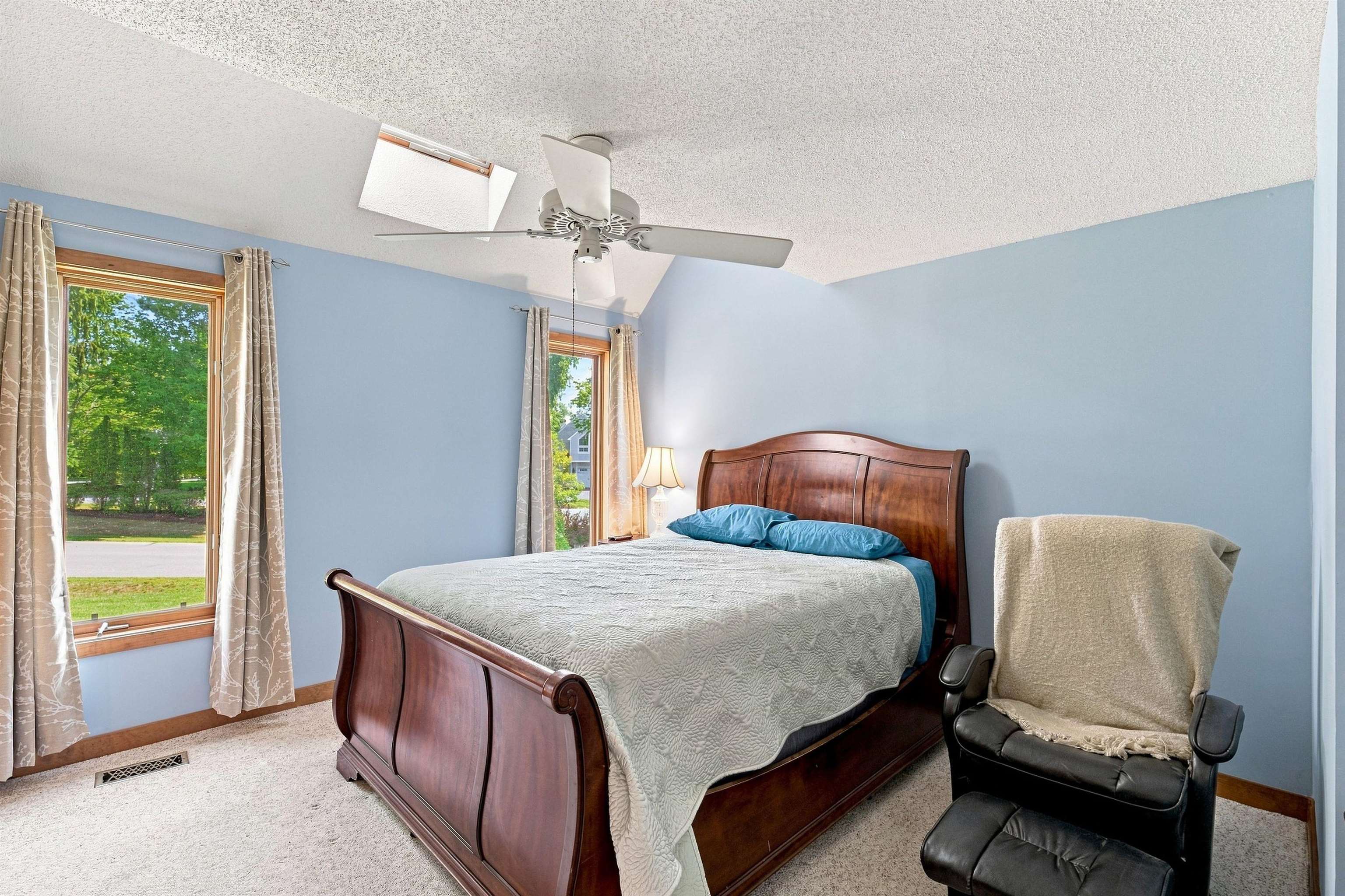 1 Gables Drive Property Photo 16