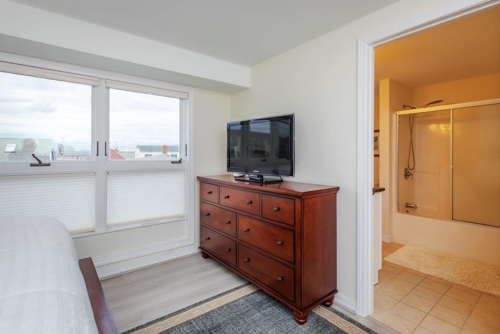35 Ashworth Avenue Property Photo 27