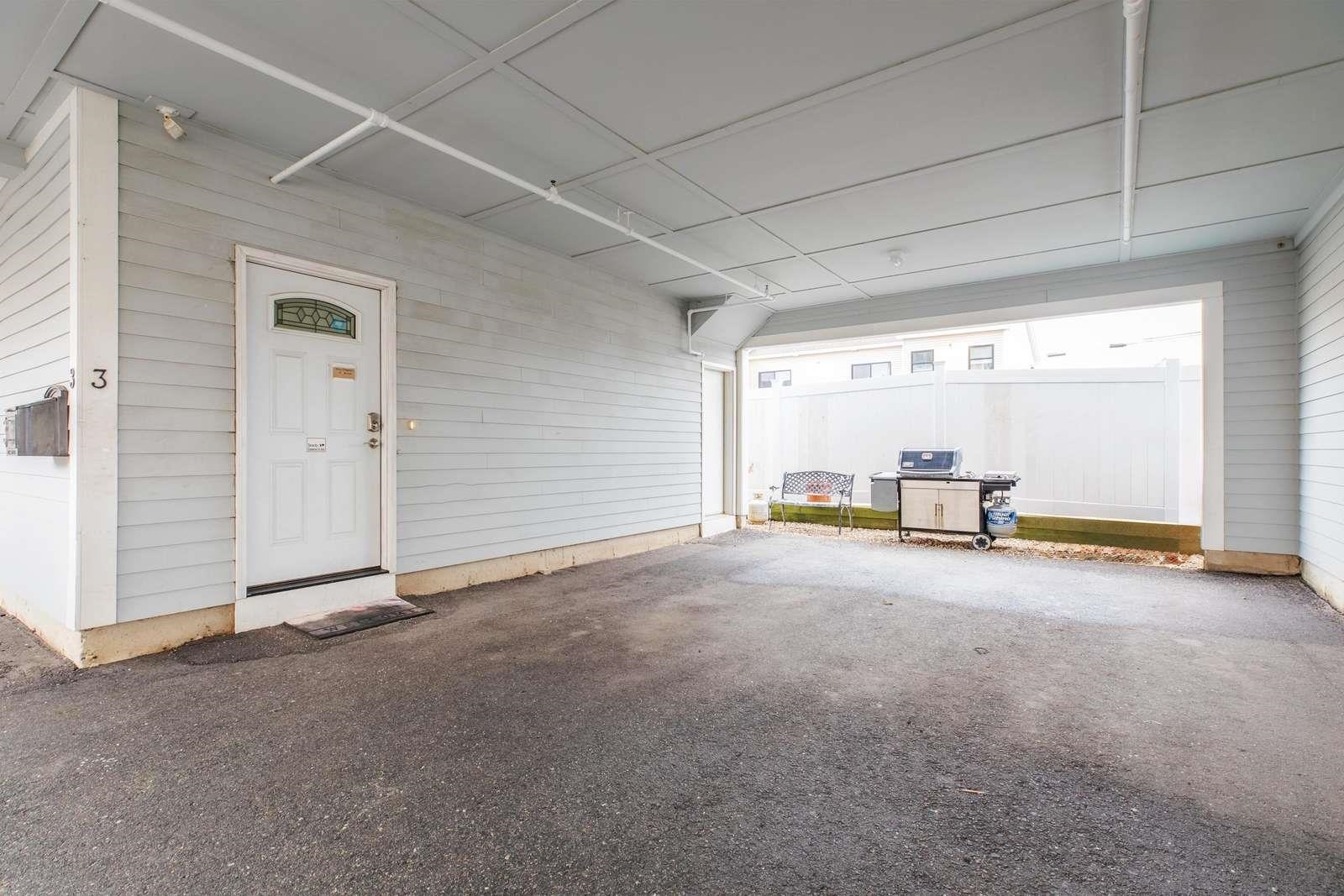 35 Ashworth Avenue Property Photo 38