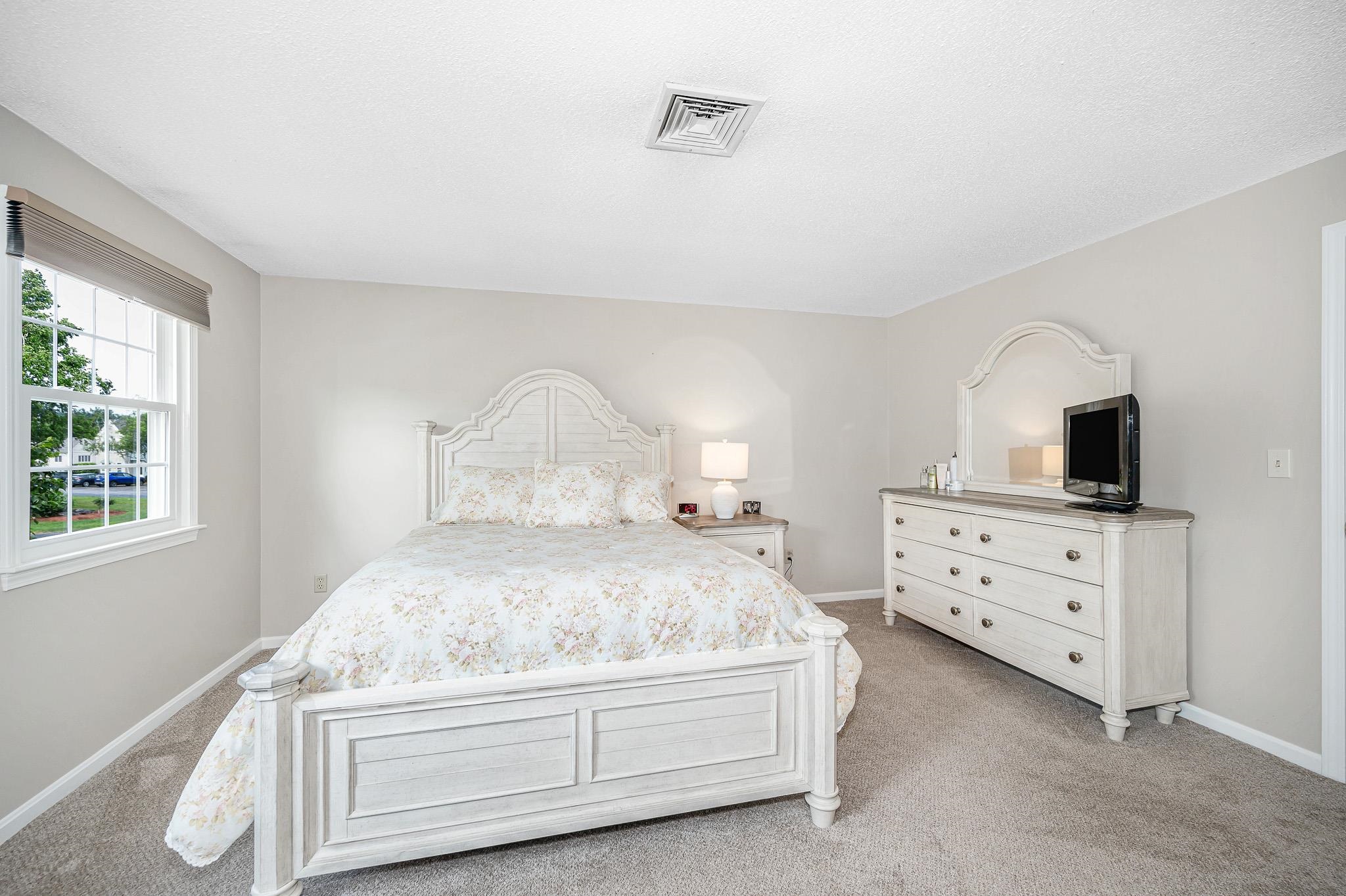 916 Fox Hollow Drive Property Photo 14
