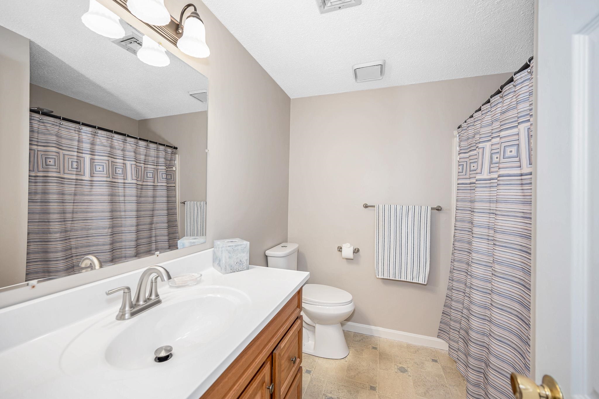 916 Fox Hollow Drive Property Photo 18