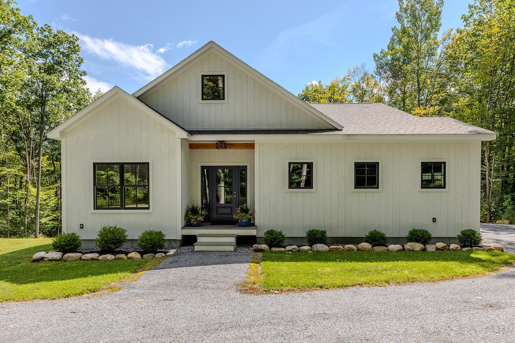 3542 North Road Property Photo 11