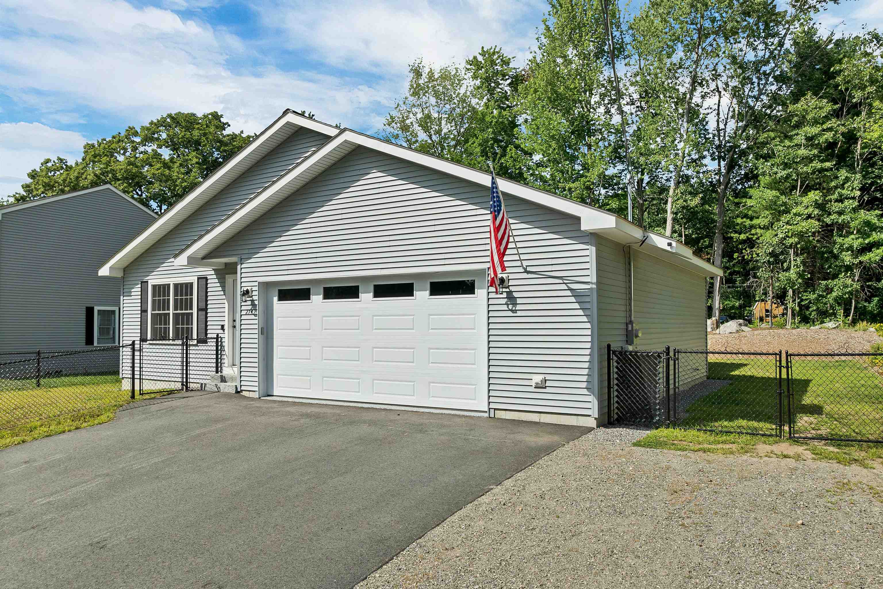 274 Pine Street Property Photo 1